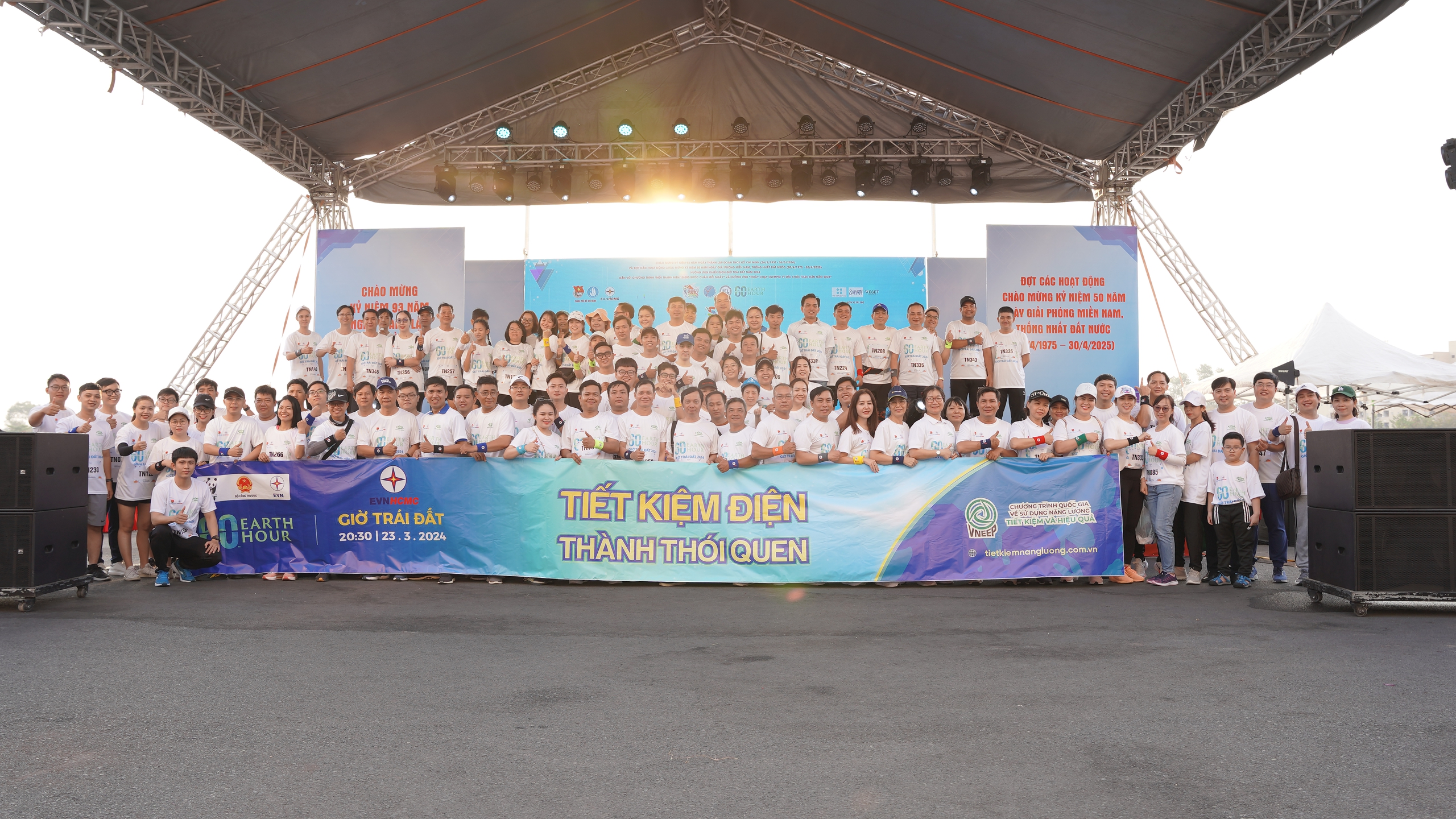 EVNHCMC tham gia giải chạy bộ hưởng ứng chiến dịch Giờ trái đất năm 2024- Ảnh 1.