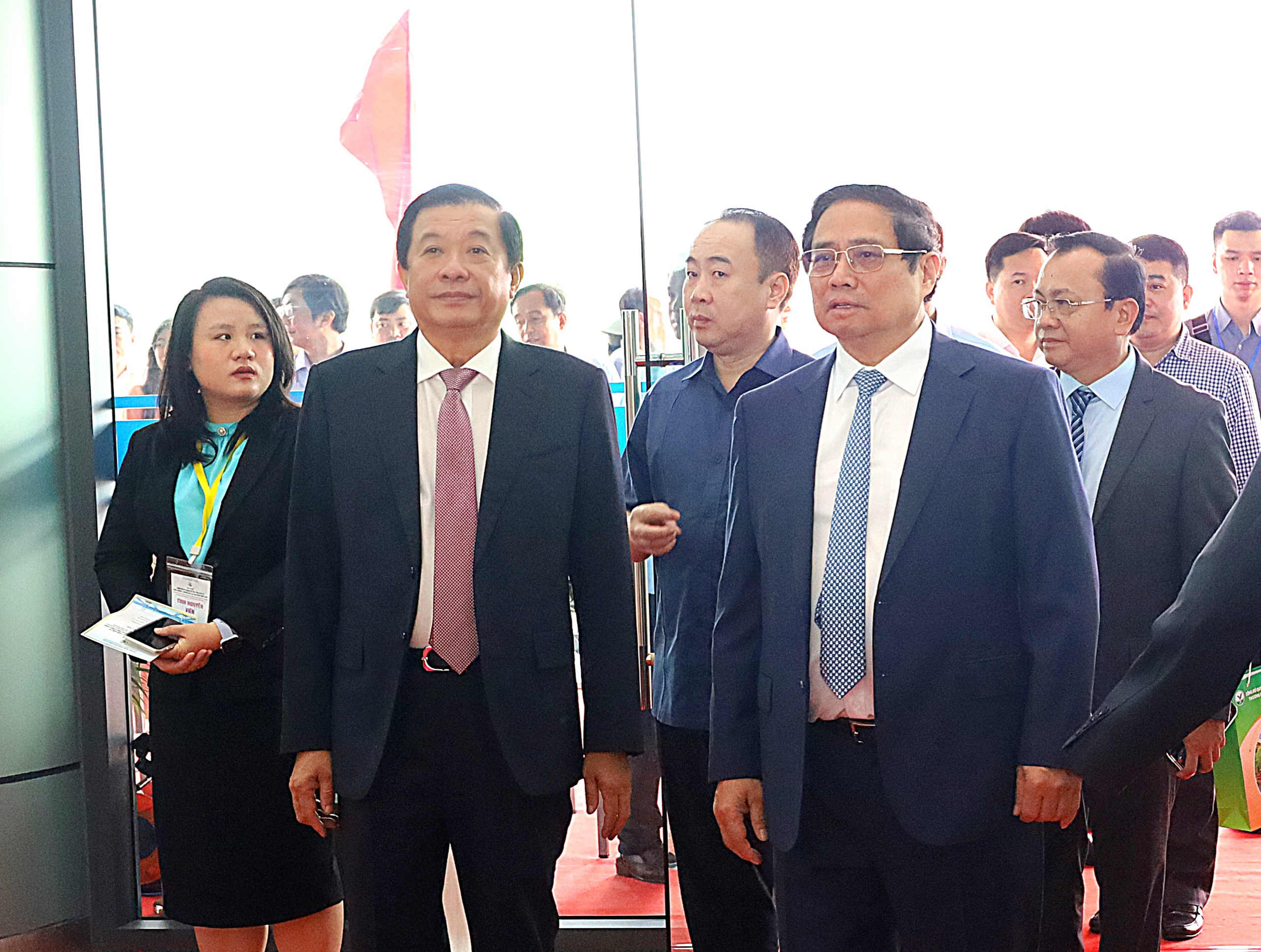 Thủ tướng lưu &yacute; nhiều nội dung li&ecirc;n quan ph&aacute;t triển kinh tế của tỉnh Vĩnh Long- Ảnh 5.