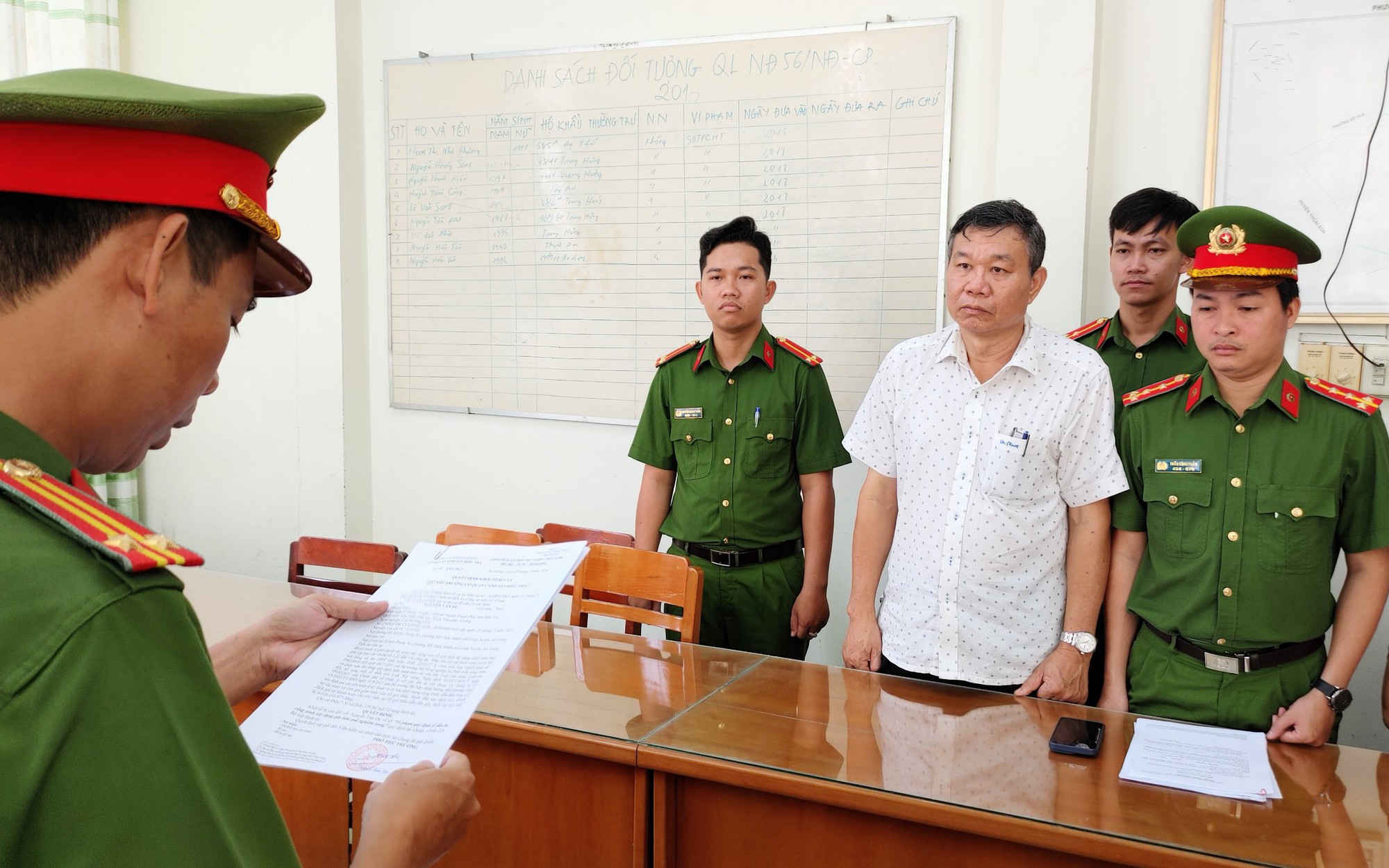 Bắt giám đốc Ban Quản lý Dự án đầu tư xây dựng ở An Giang