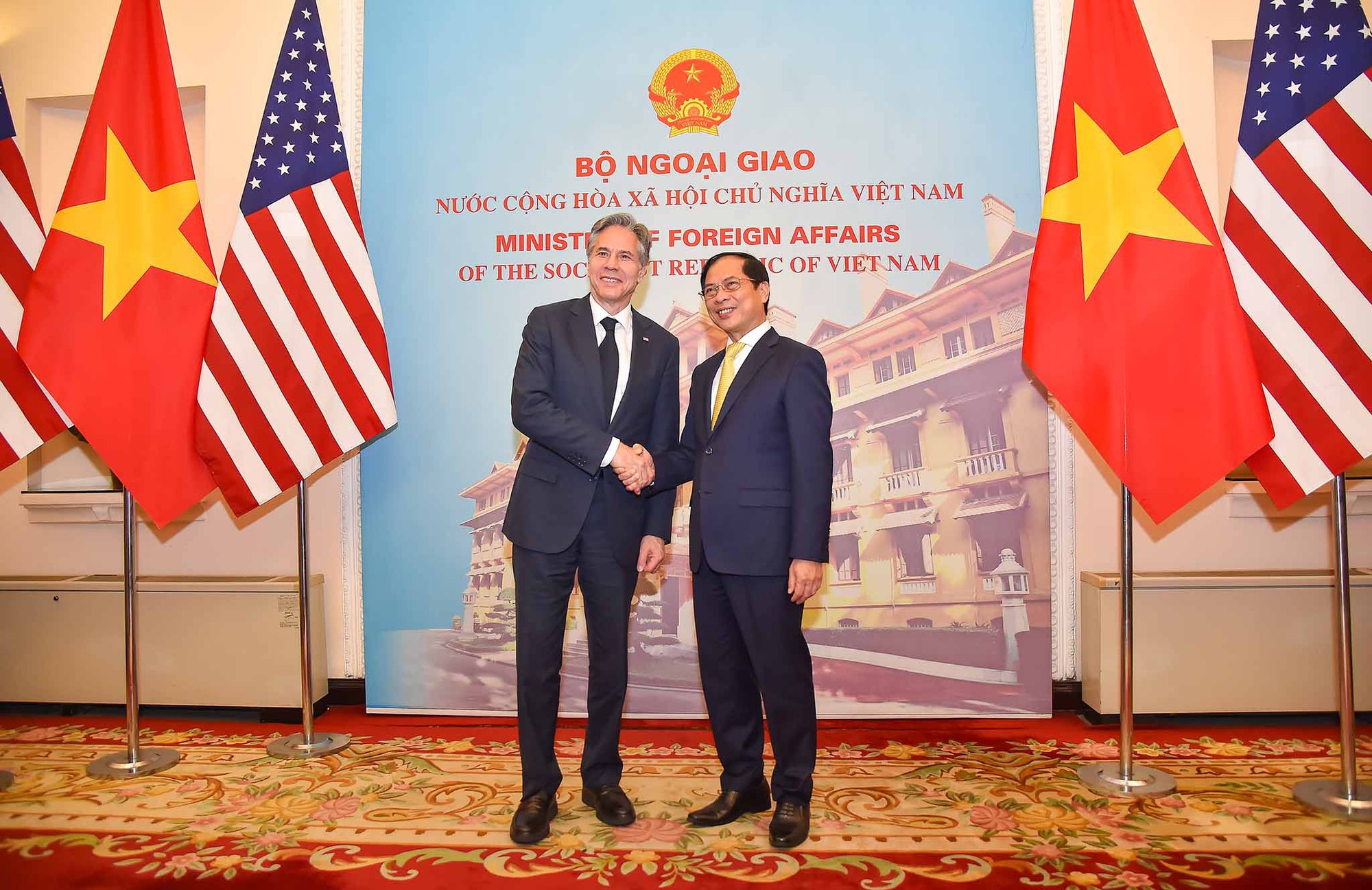 Bộ trưởng Bộ Ngoại giao B&ugrave;i Thanh Sơn v&agrave; Ngoại trưởng Mỹ  Antony Blinken ng&agrave;y 15-4-2023 tại H&agrave; Nội.Ảnh: Bộ Ngoại giao