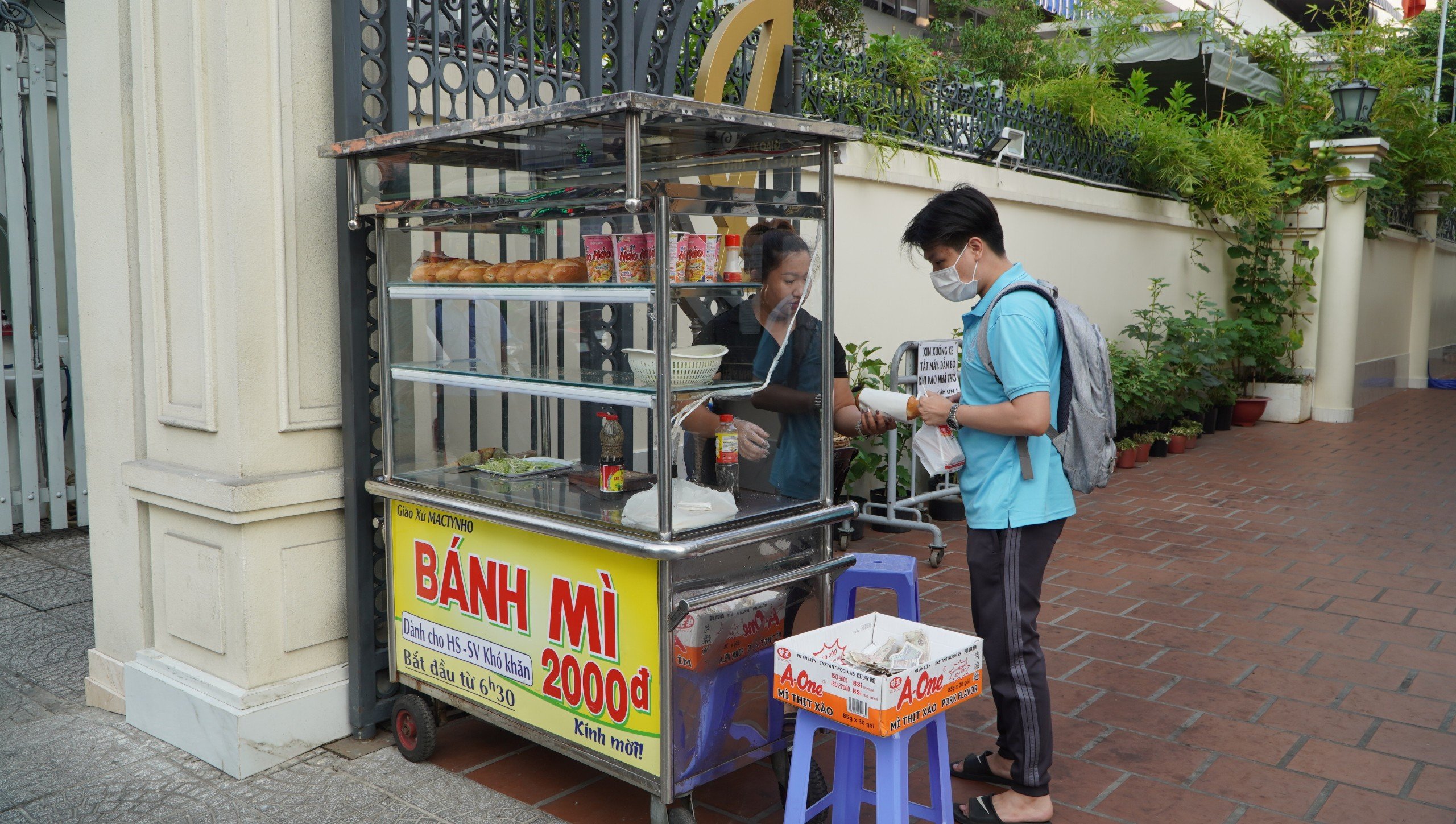 Th&agrave;nh phố mở rộng v&ograve;ng tay- Ảnh 1.