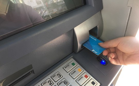 Sau Eximbank, những ngân hàng nào còn thu phí với tài khoản 0 đồng ngưng sử dụng nhiều năm?