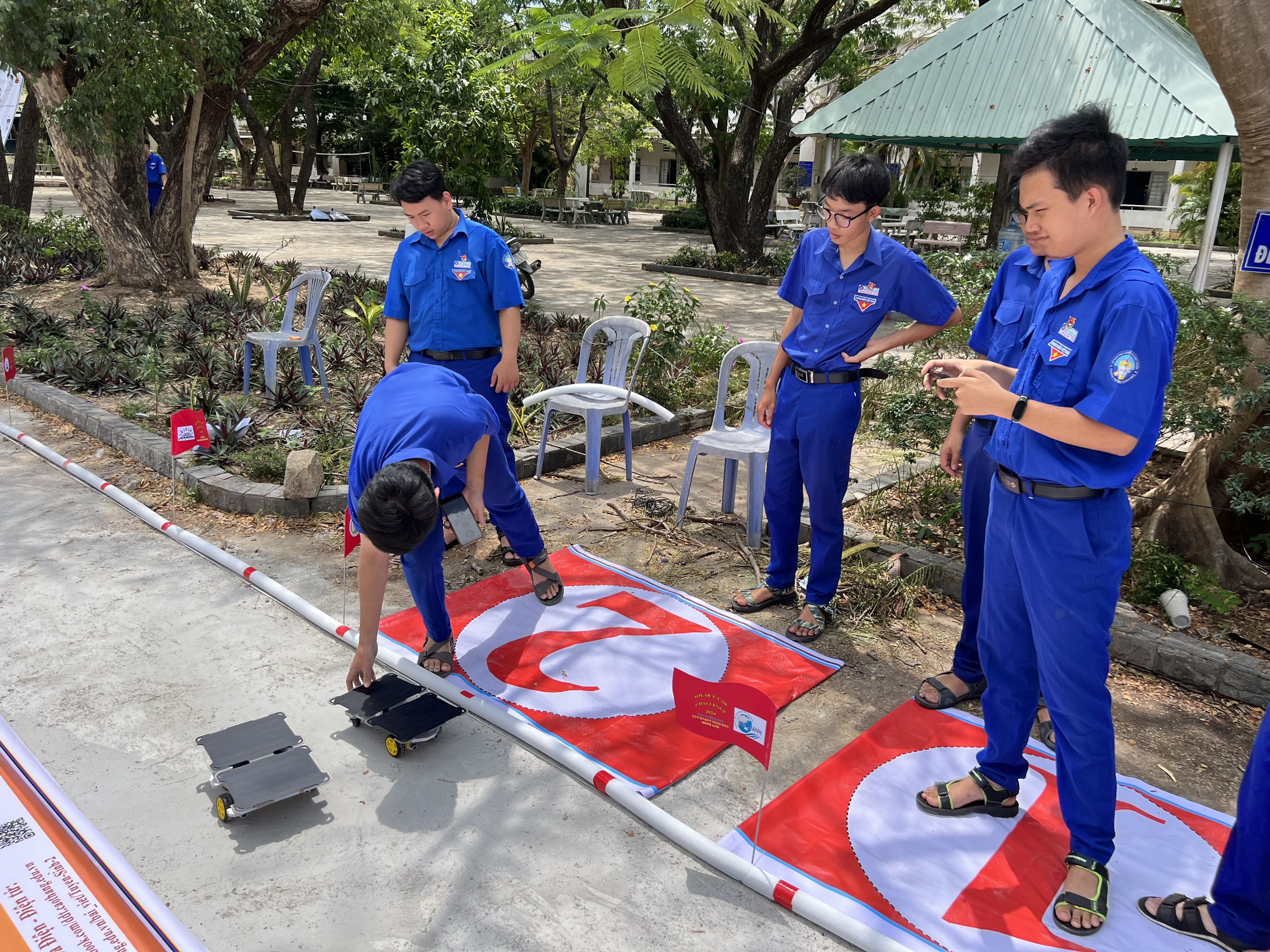 Học sinh chạy nước r&uacute;t v&ograve;ng chung kết đua xe năng lượng- Ảnh 3.