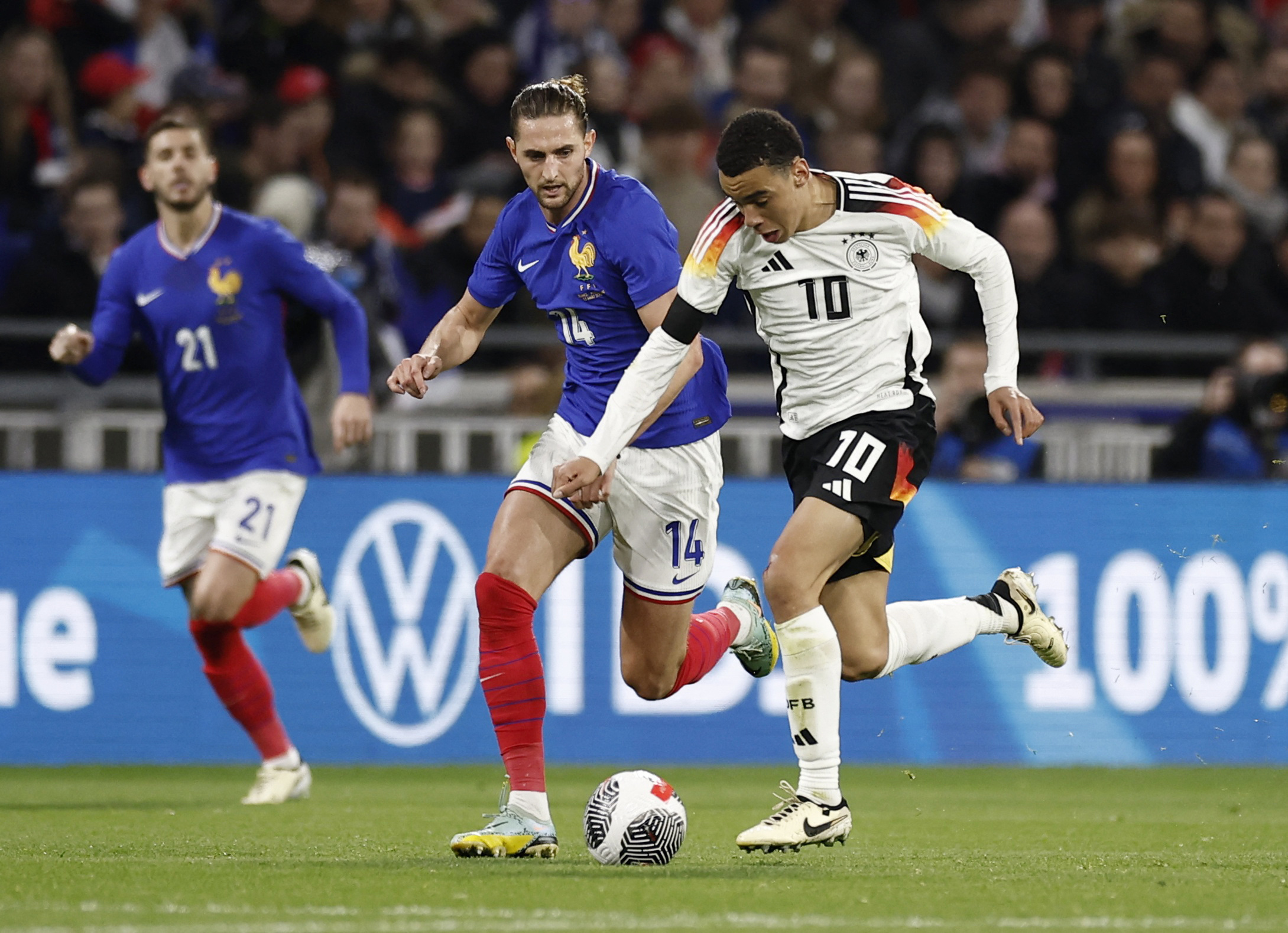 Sao 17 tuổi tỏa s&aacute;ng, Brazil thắng sốc tuyển Anh tại Wembley- Ảnh 8.