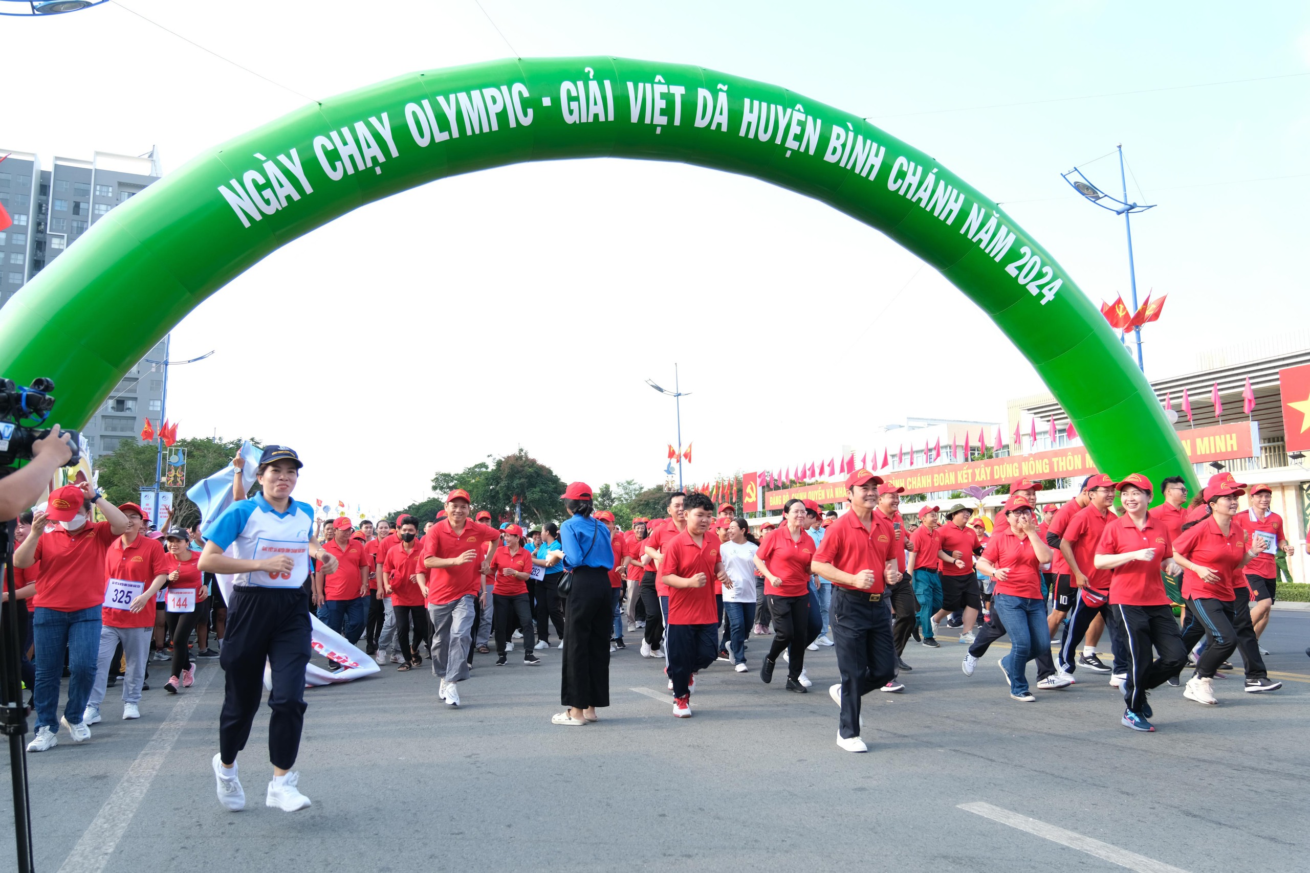 Huyện B&igrave;nh Ch&aacute;nh: Hơn 2.500 VĐV tham gia ng&agrave;y chạy Olympic v&igrave; sức khỏe to&agrave;n d&acirc;n- Ảnh 2.