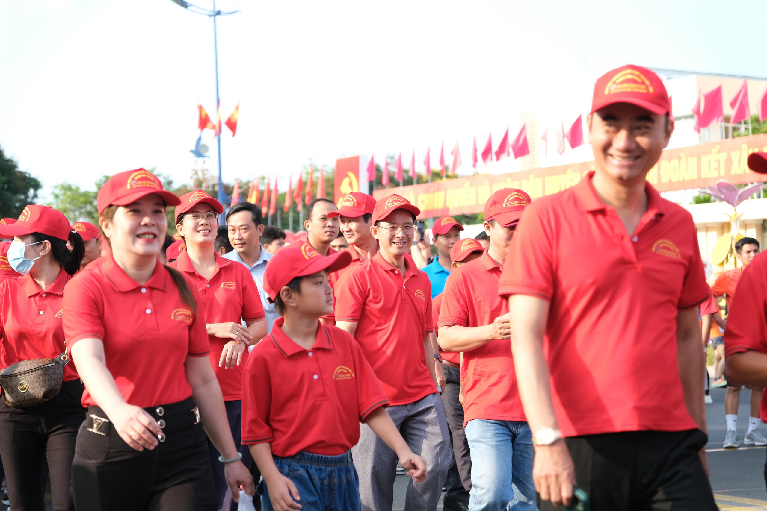 Huyện B&igrave;nh Ch&aacute;nh: Hơn 2.500 VĐV tham gia ng&agrave;y chạy Olympic v&igrave; sức khỏe to&agrave;n d&acirc;n- Ảnh 3.