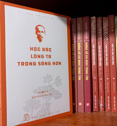 Cuốn sách “Học Bác lòng ta trong sáng hơn”