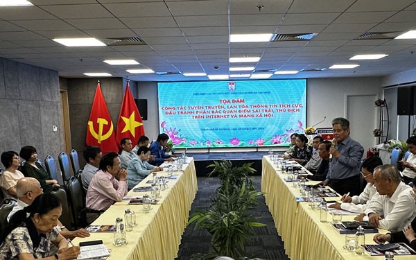 "Phủ xanh và pha loãng" thông tin trên mạng