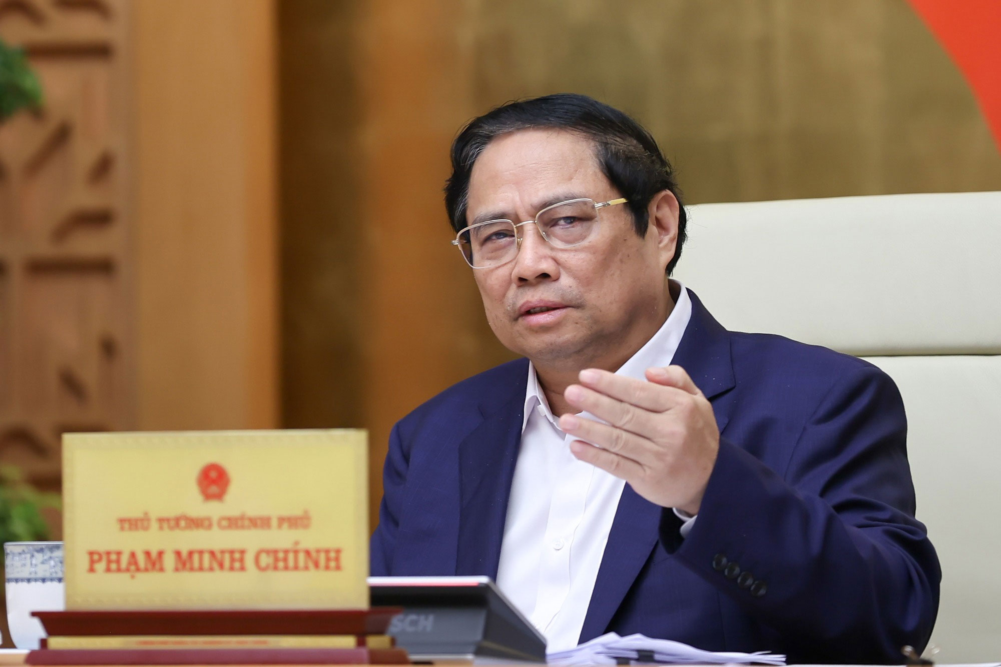 Thủ tướng Phạm Minh Chính yêu cầu xây dựng, hoàn thiện pháp luật để phát huy tối đa mọi nguồn lực phát triển đất nước Ảnh: NHẬT BẮC