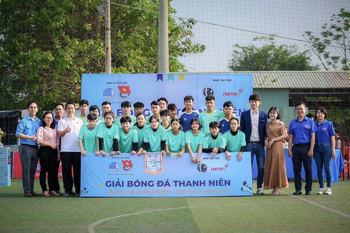 Trường THPT Ho&agrave;ng Văn Thụ v&ocirc; địch giải Thanh ni&ecirc;n T&acirc;y Ninh năm 2024- Ảnh 3.