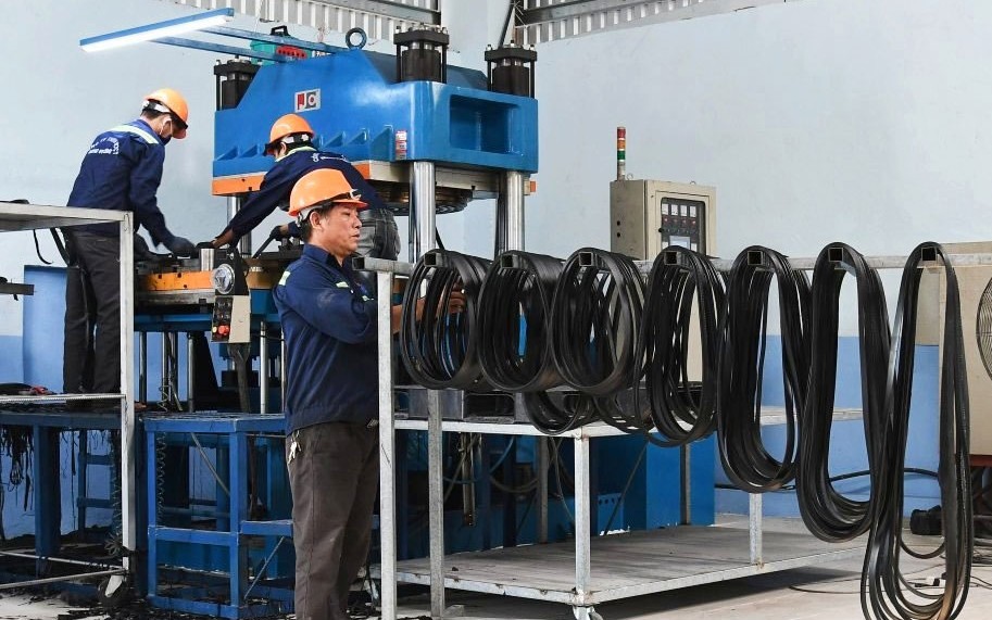 Cải thiện đời sống người lao động