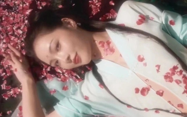 Những phim làm lại nhận "gạch đá" vì lố!
