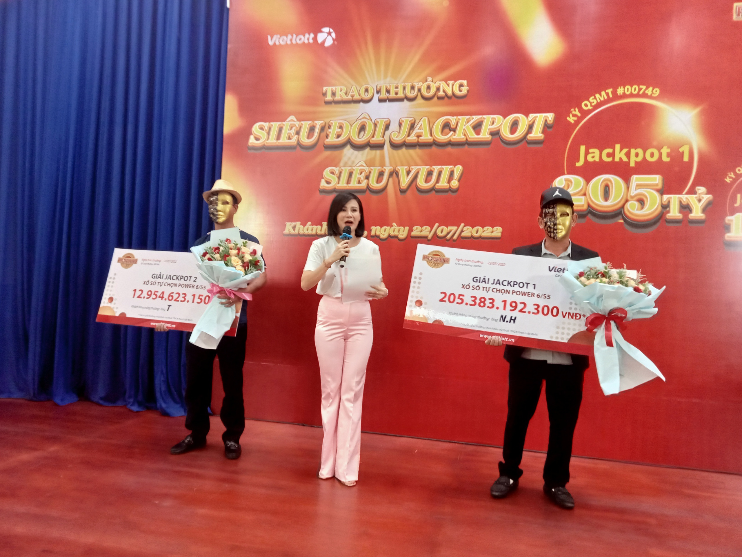 V&eacute; số Vietlott l&ecirc;n cơn sốt khi giải Jackpot 1 sắp chạm ngưỡng 300 tỉ đồng- Ảnh 1.