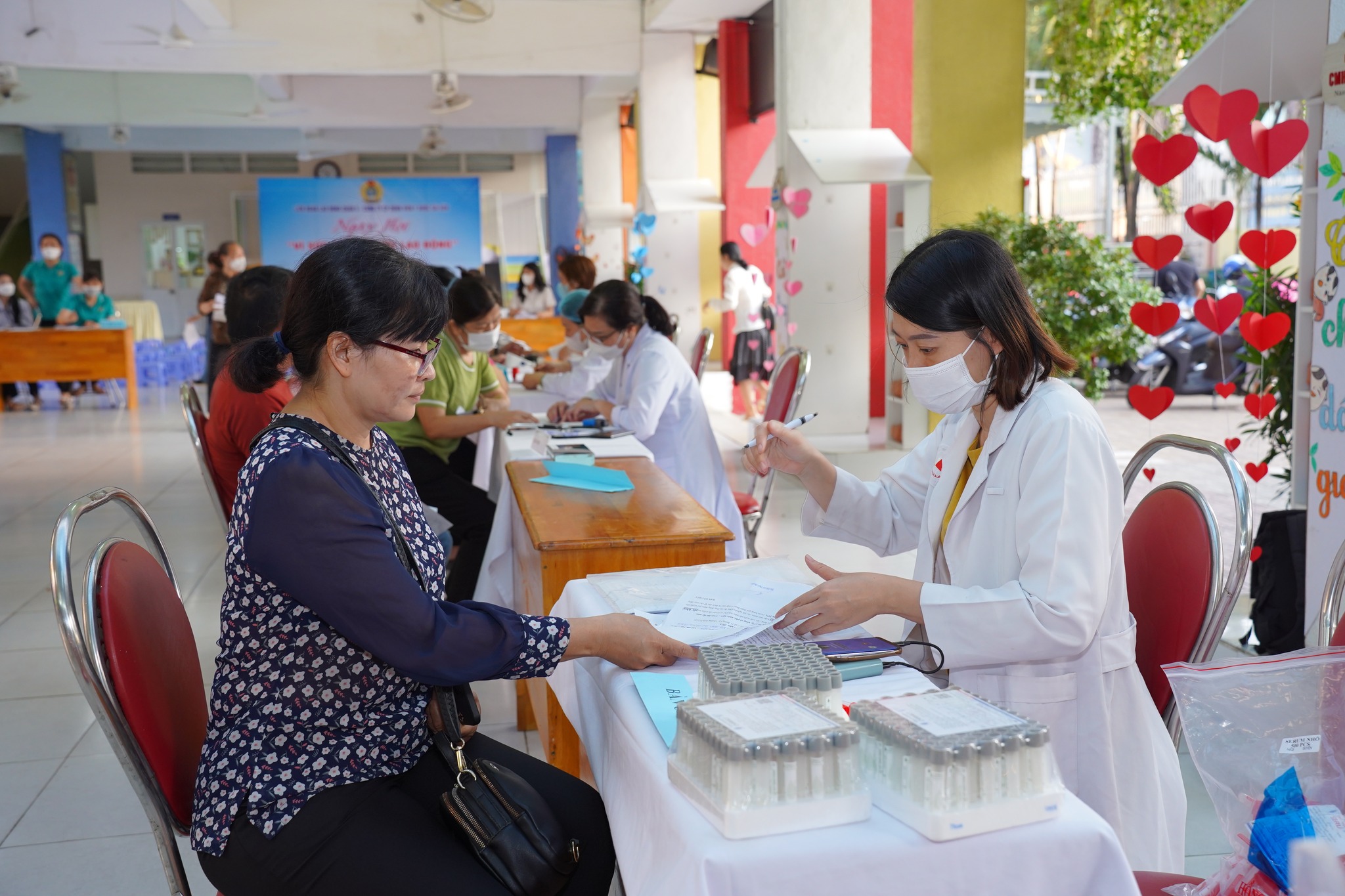 2 ng&agrave;nh được tăng lương nhiều nhất từ 1-7-2024- Ảnh 1.