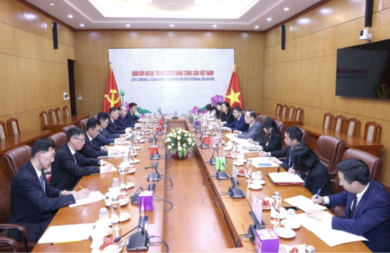 Hội đ&agrave;m giữa Đo&agrave;n đại biểu Đảng ta v&agrave; Đo&agrave;n đại biểu Đảng Lao động Triều Ti&ecirc;n- Ảnh 3.