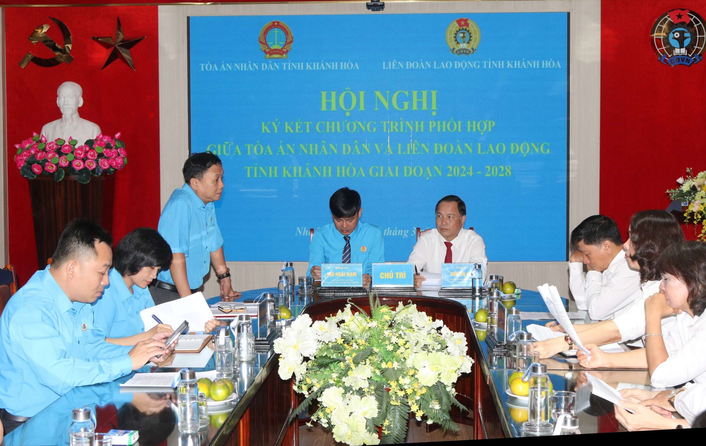 Kh&aacute;nh Ho&agrave;: C&ocirc;ng đo&agrave;n phối hợp với to&agrave; &aacute;n bảo vệ người lao động- Ảnh 1.