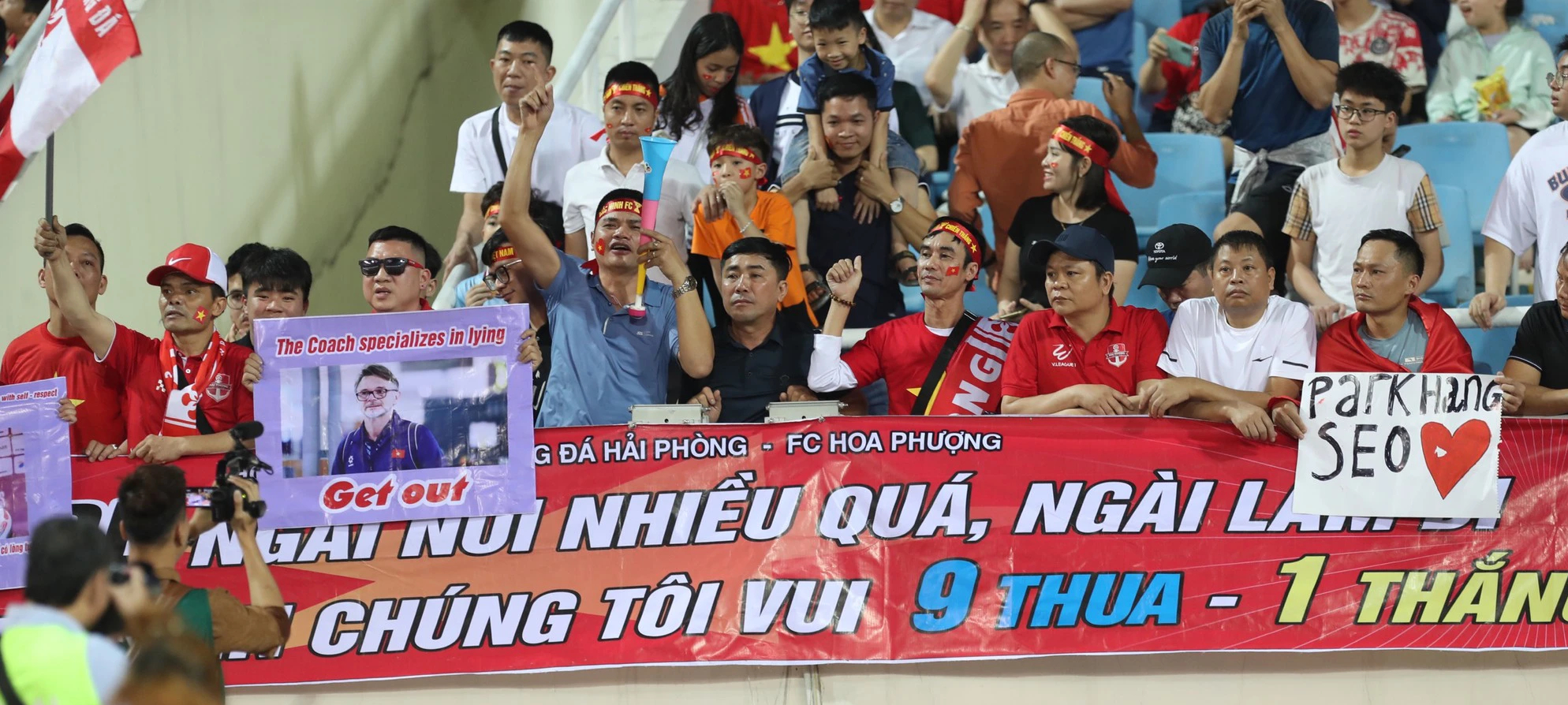 HLV Troussier đ&atilde; l&agrave;m g&igrave; cho b&oacute;ng đ&aacute; Việt Nam?- Ảnh 2.