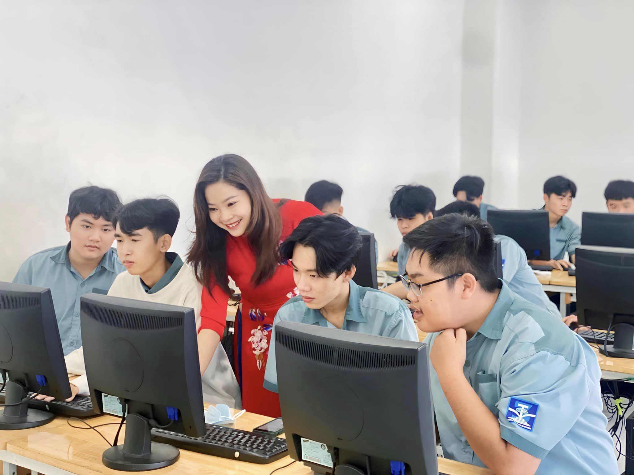 2 ng&agrave;nh được tăng lương nhiều nhất từ 1-7-2024- Ảnh 2.