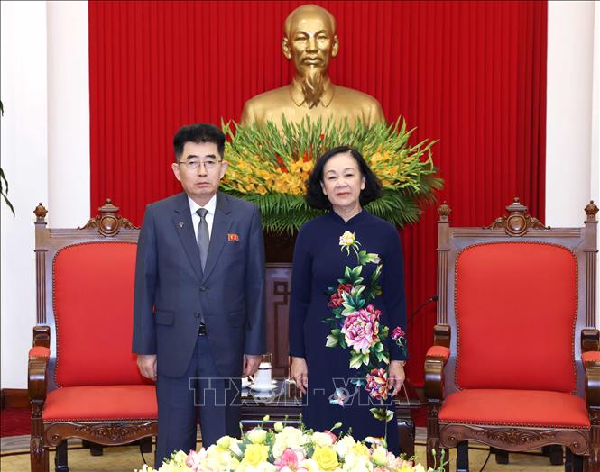 Thường trực Ban B&iacute; thư Trương Thị Mai tiếp Đo&agrave;n đại biểu Đảng Lao động Triều Ti&ecirc;n- Ảnh 1.