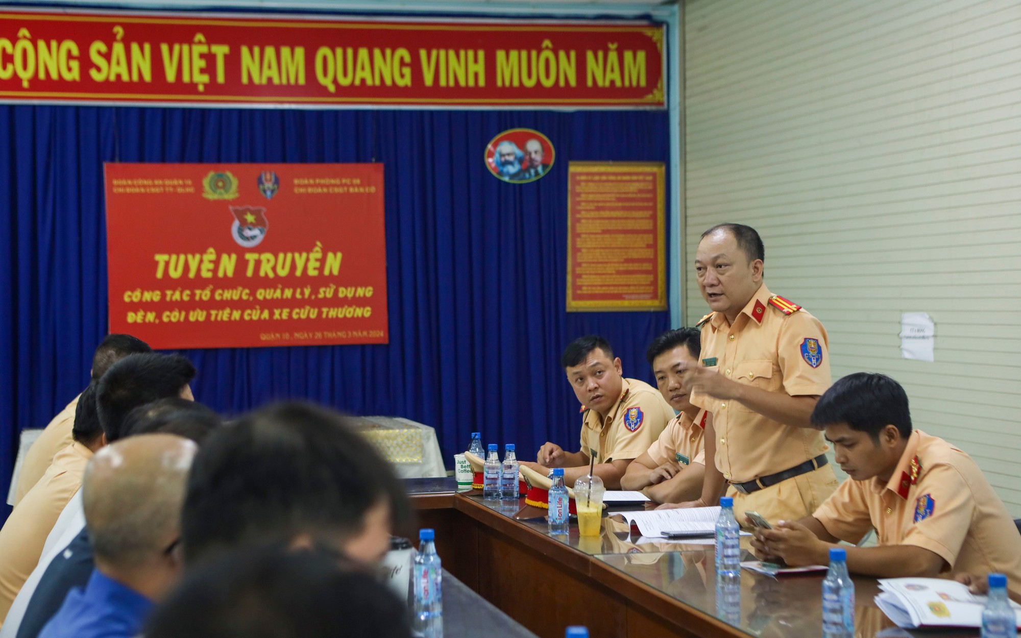 Xe cấp cứu từ thiện "dỏm" ép bệnh nhân trả tiền