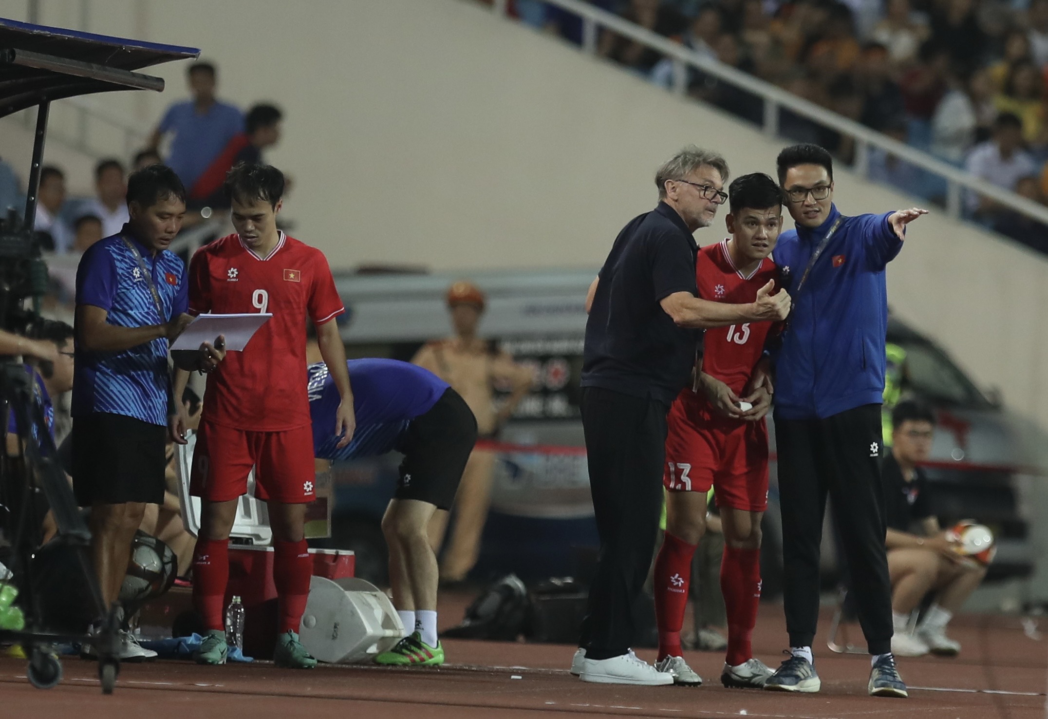 &Ocirc;ng Troussier ra đi, VFF th&igrave; sao?- Ảnh 1.