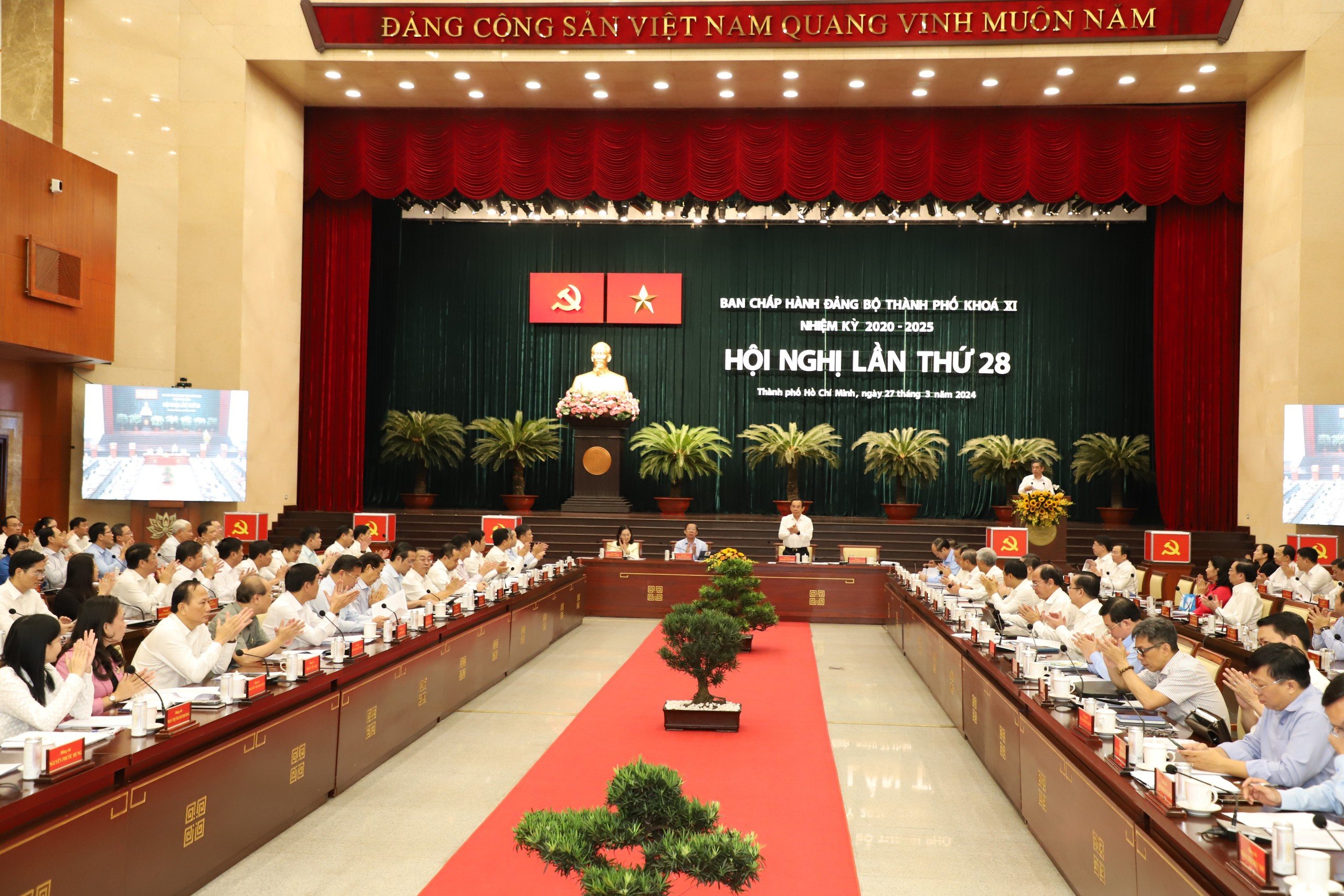 Th&agrave;nh lập 3 tiểu ban để chuẩn bị Đại hội Đảng bộ TP HCM lần thứ 12- Ảnh 2.
