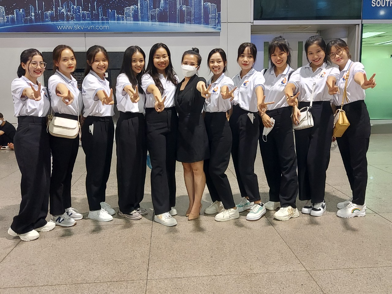Mức trần ph&iacute; m&ocirc;i giới người lao động phải trả khi đi l&agrave;m việc ở nước ngo&agrave;i từ th&aacute;ng 5-2024- Ảnh 1.