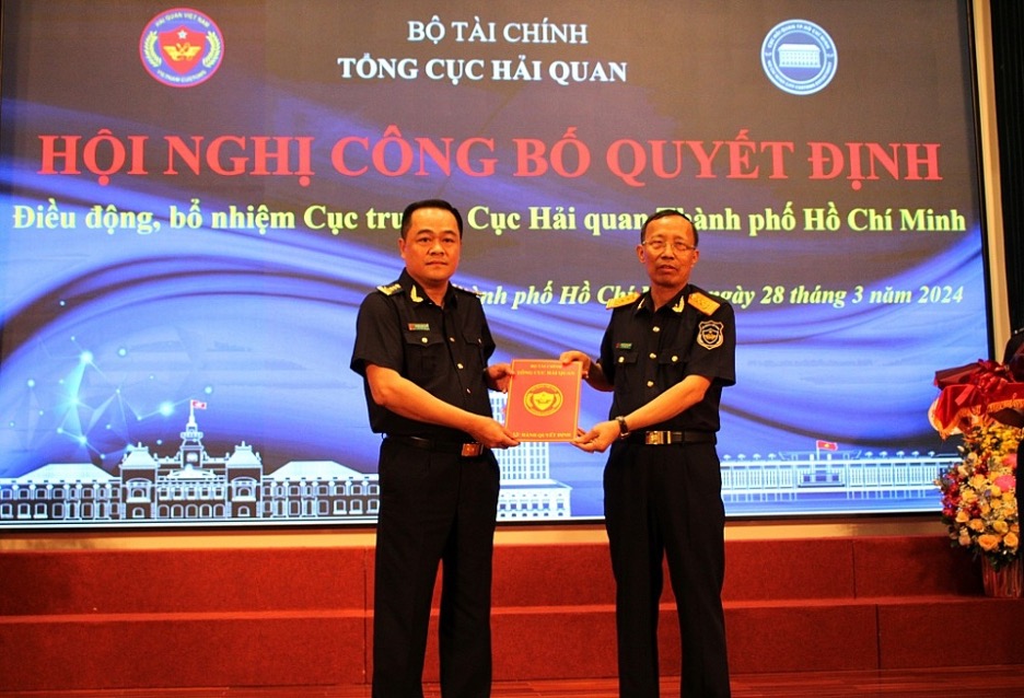 
&Ocirc;ng Nguyễn Ho&agrave;ng Tuấn l&agrave;m Cục trưởng Cục Hải quan TP HCM- Ảnh 1.