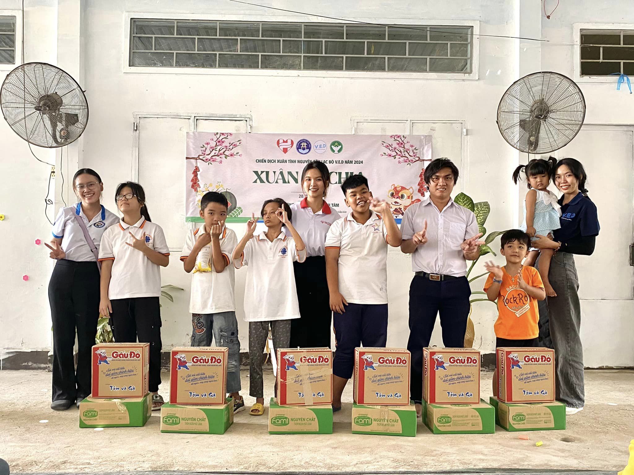 Trường Đại học Văn Hiến TP HCM: 150 th&agrave;nh vi&ecirc;n tham gia giải half-marathon 