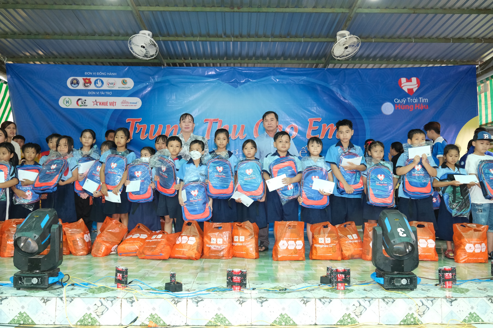 Trường Đại học Văn Hiến TP HCM: 150 th&agrave;nh vi&ecirc;n tham gia giải half-marathon 