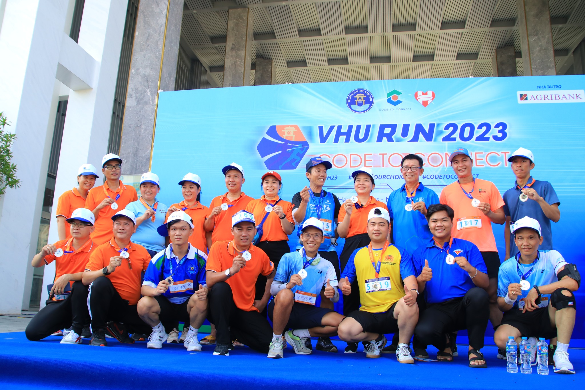 Trường Đại học Văn Hiến TP HCM: 150 th&agrave;nh vi&ecirc;n tham gia giải half-marathon 