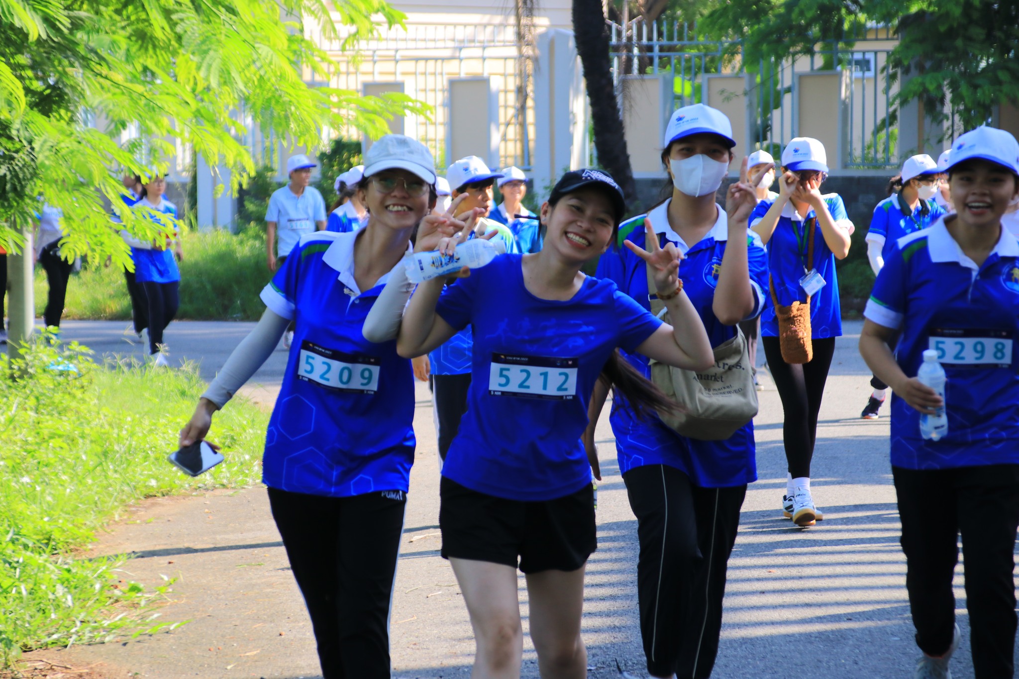 Trường Đại học Văn Hiến TP HCM: 150 th&agrave;nh vi&ecirc;n tham gia giải half-marathon 