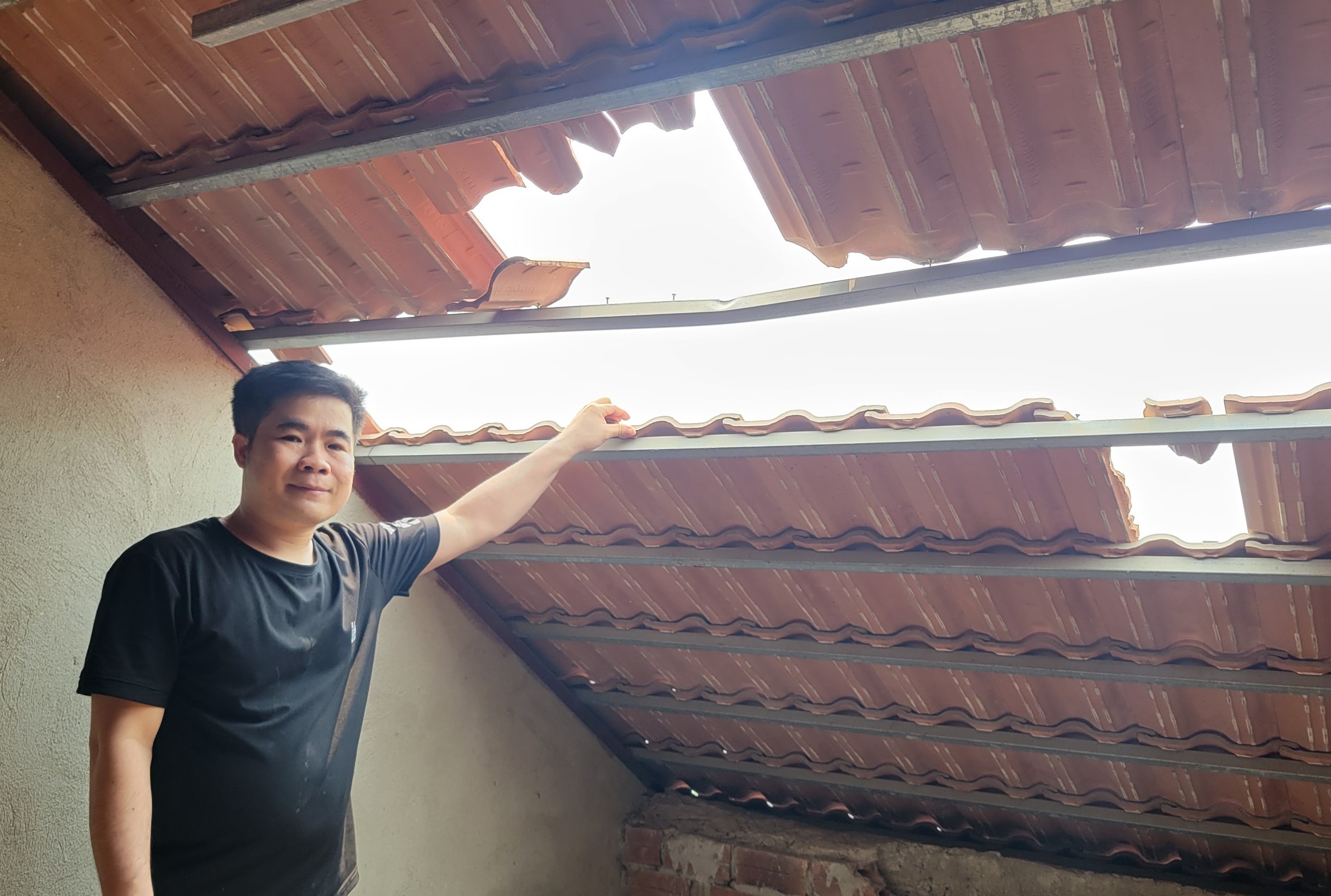 Phó chủ tịch Thanh Hóa chỉ đạo tạm dừng mỏ đá nổ mìn làm thủng mái nhà dân- Ảnh 3.