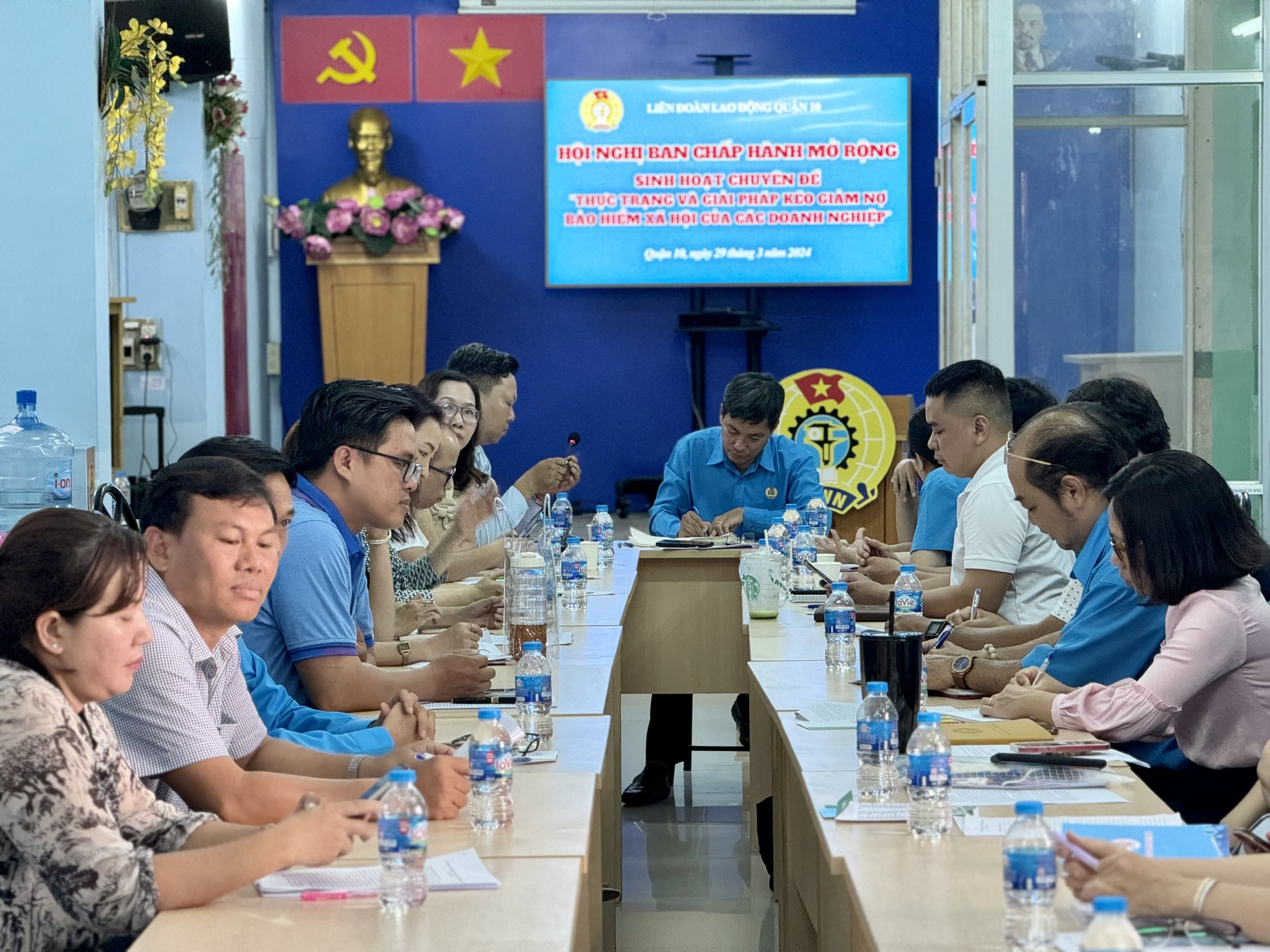 Nên có chế độ hỗ trợ đối với lao động nữ sinh con nhưng đóng chưa đủ 6 tháng BHXH?- Ảnh 6.