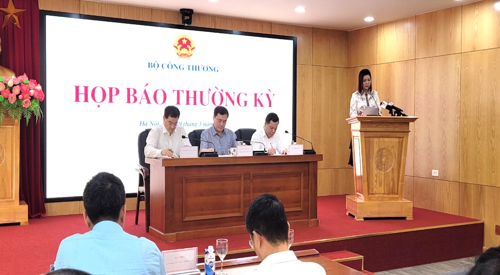 Doanh nghiệp tự quyết gi&aacute; xăng dầu nhưng kh&ocirc;ng vượt ngưỡng trần cho ph&eacute;p- Ảnh 1.