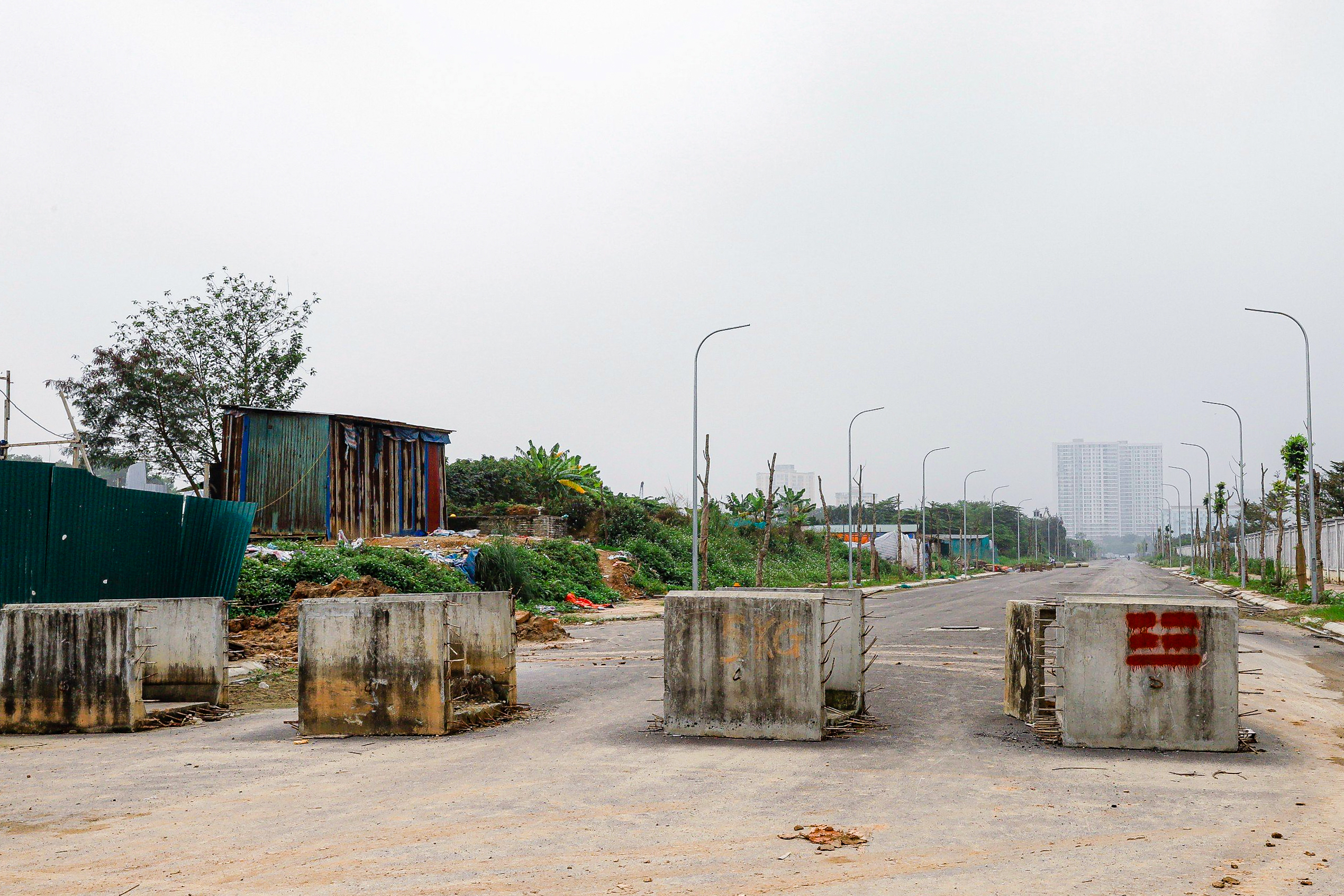 Hiện trạng tuyến đường d&agrave;i 1,3 km &ldquo;lỡ hẹn&rdquo; gần 2 năm - Ảnh 11.
