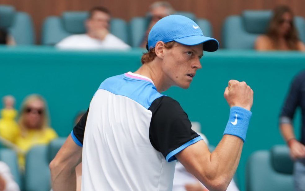 Sinner thắng dễ Medvedev, xác định cặp đấu chung kết Miami Open
