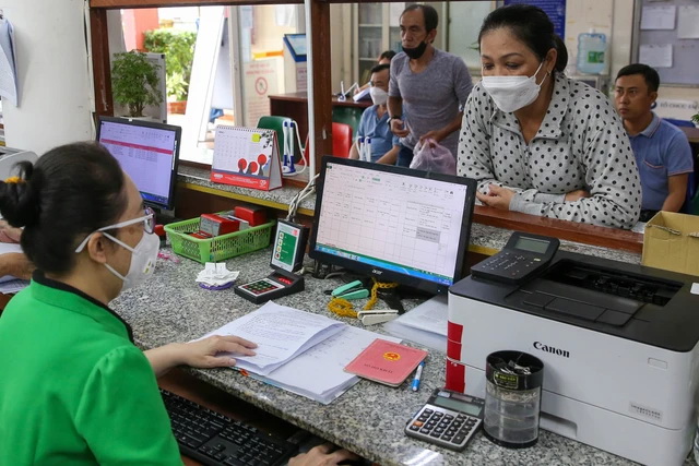 Nh&agrave; đất mua bằng 