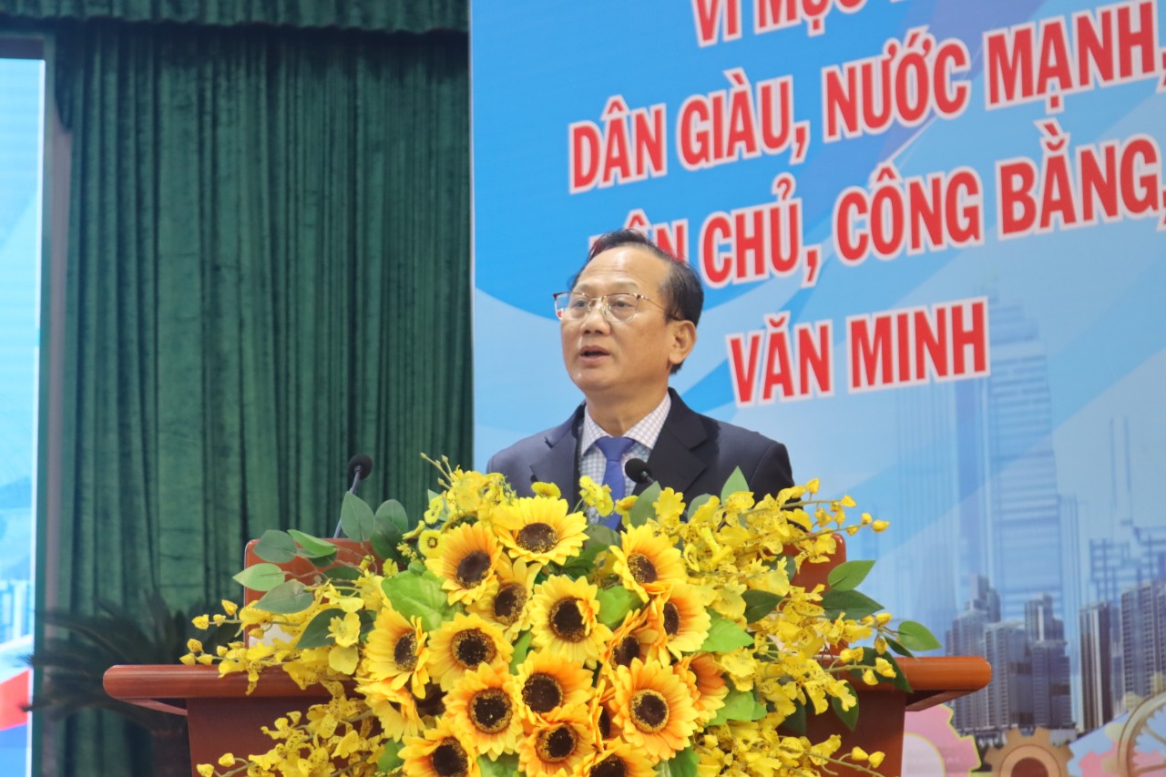 Huyện B&igrave;nh Ch&aacute;nh ph&aacute;t động phong tr&agrave;o thi đua y&ecirc;u nước- Ảnh 1.