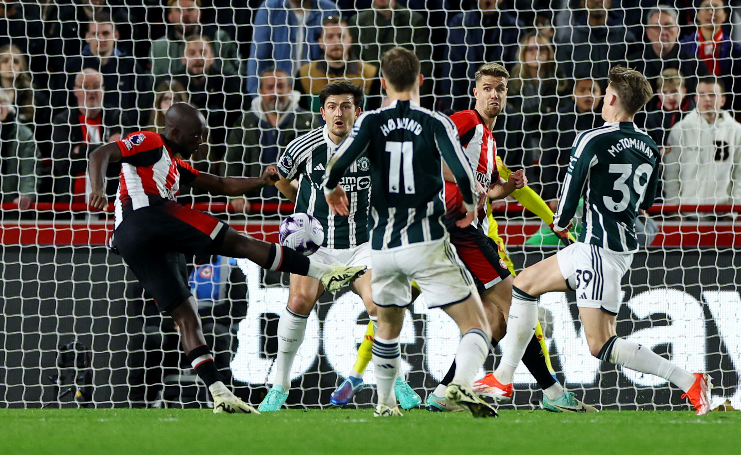 Yoane Wissa bỏ lỡ nhiều t&igrave;nh huống ghi b&agrave;n cho Brentford