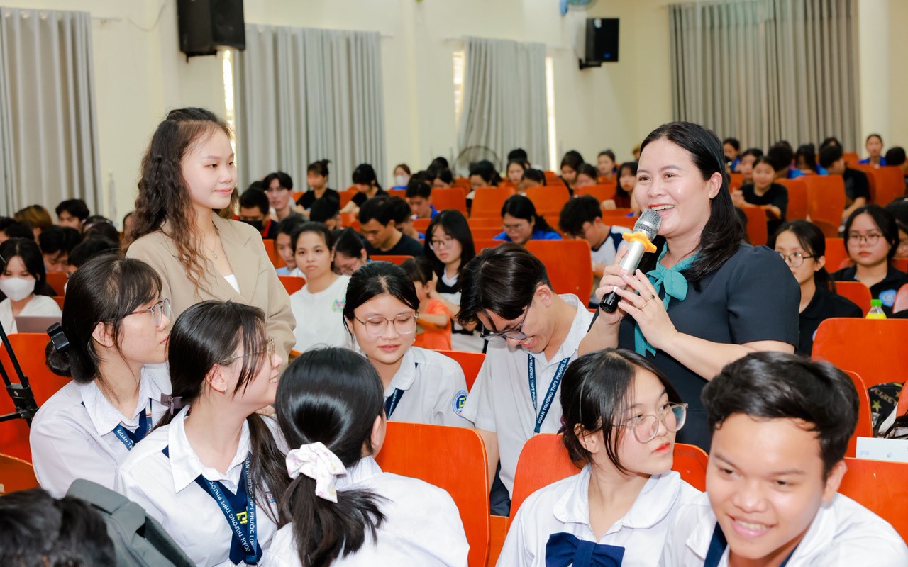Bỏ phụ cấp thâm niên, lương giáo viên lâu năm có giảm?