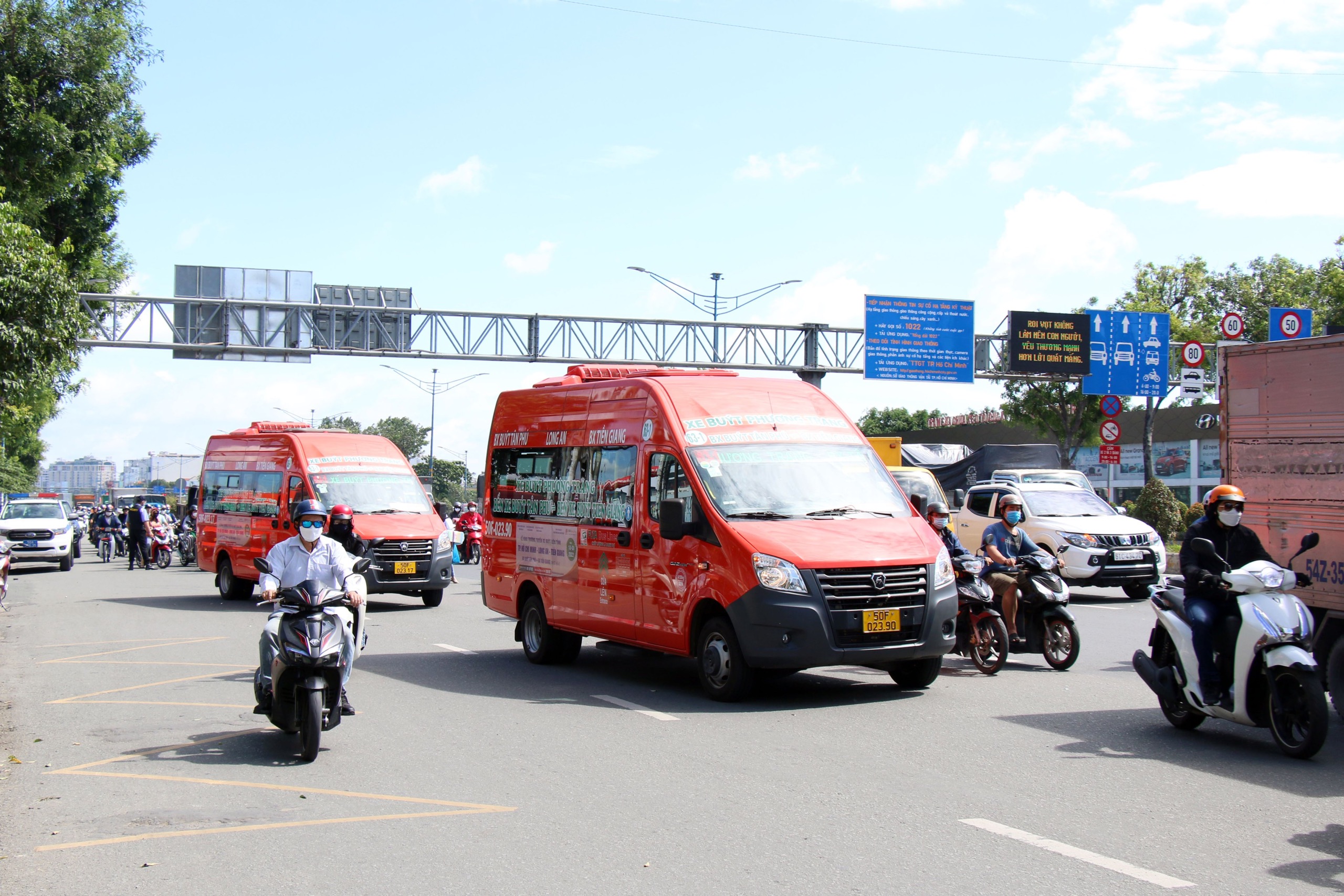 Từ ngày 1-4, Phương Trang khai thác 12 tuyến xe buýt có trợ giá tại TP HCM- Ảnh 1.