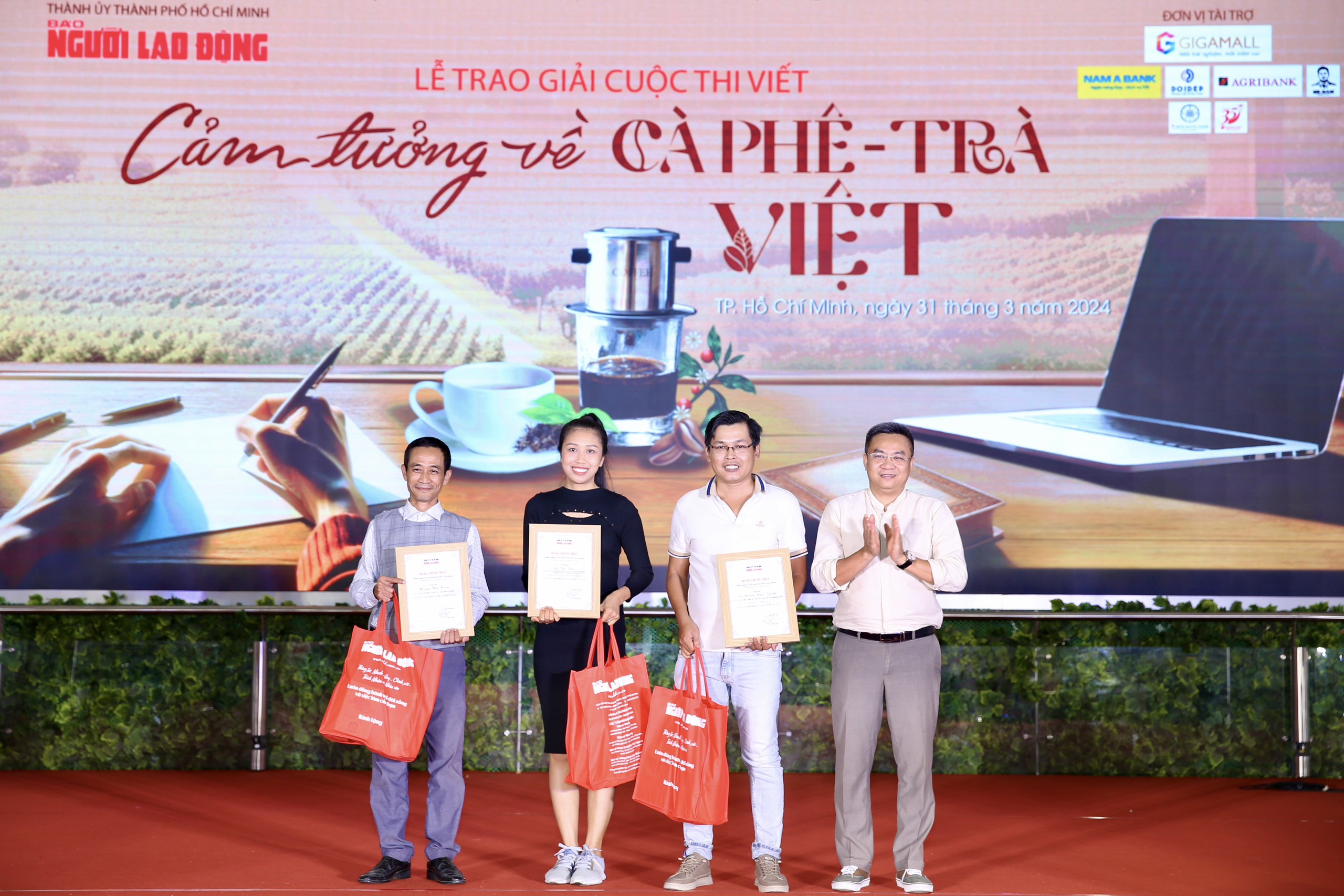 Lễ trao giải Cuộc thi viết ngắn