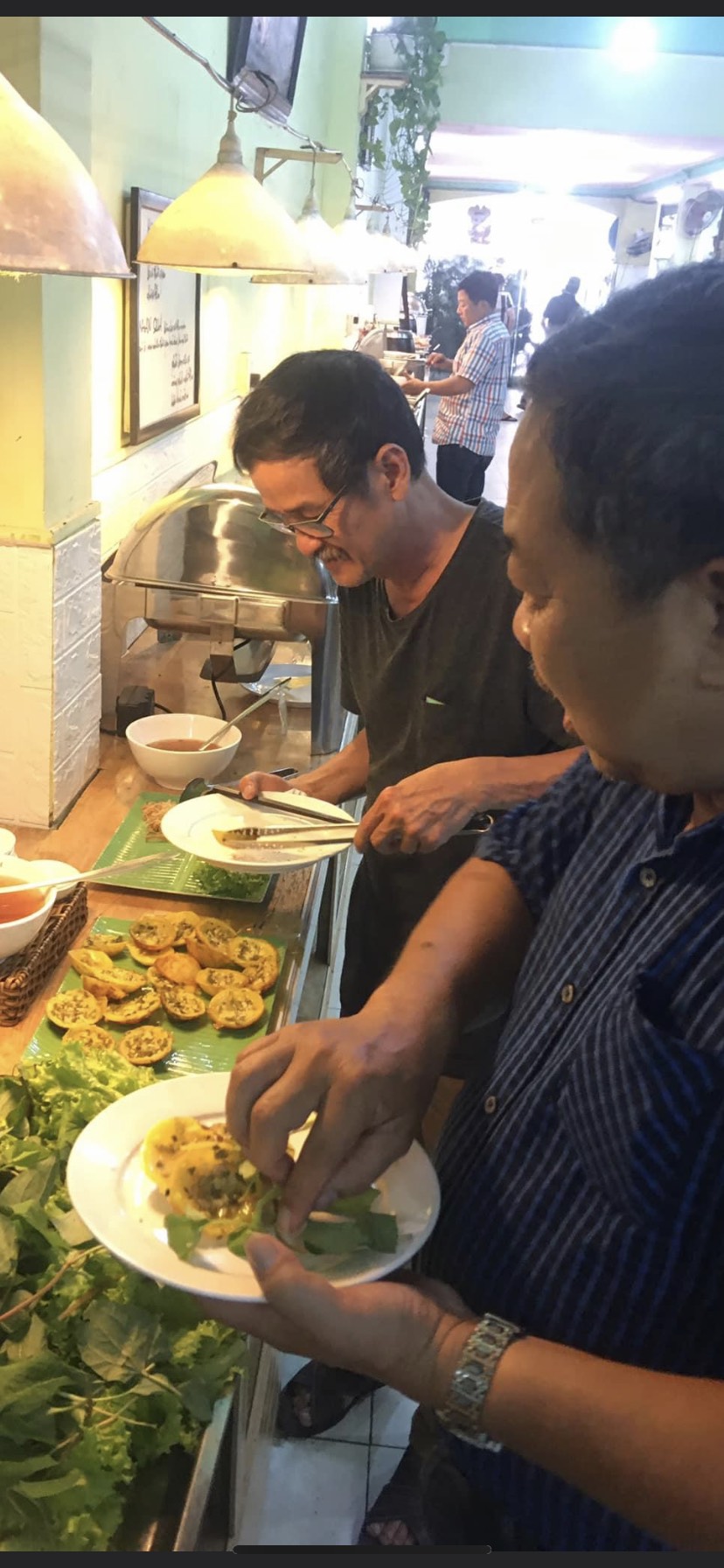 Buffet chay 0 đồng Như Tâm - Ấm lòng người giữa phố- Ảnh 4.