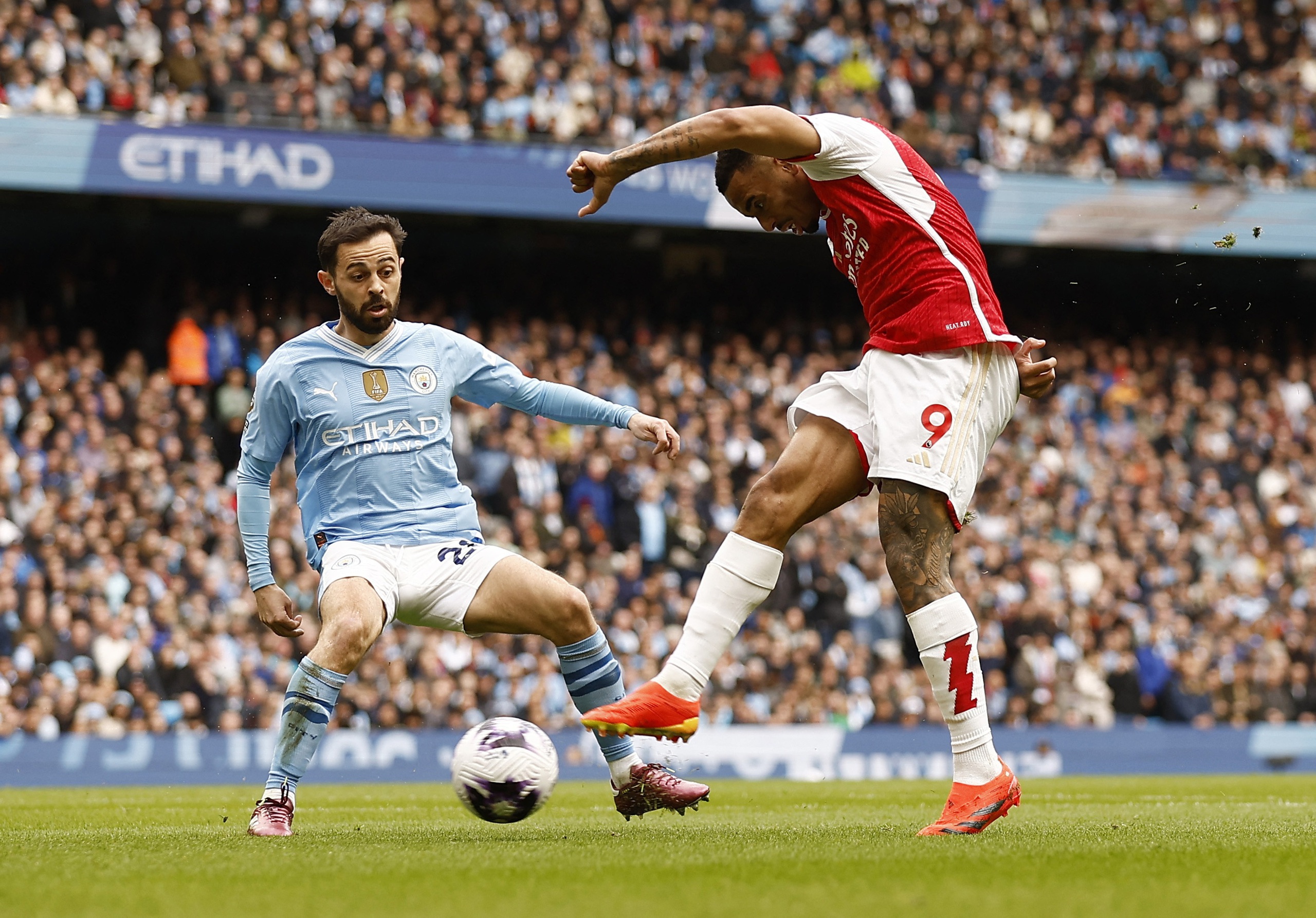 Man City chia điểm Arsenal, Liverpool hưởng lợi lớn- Ảnh 2.