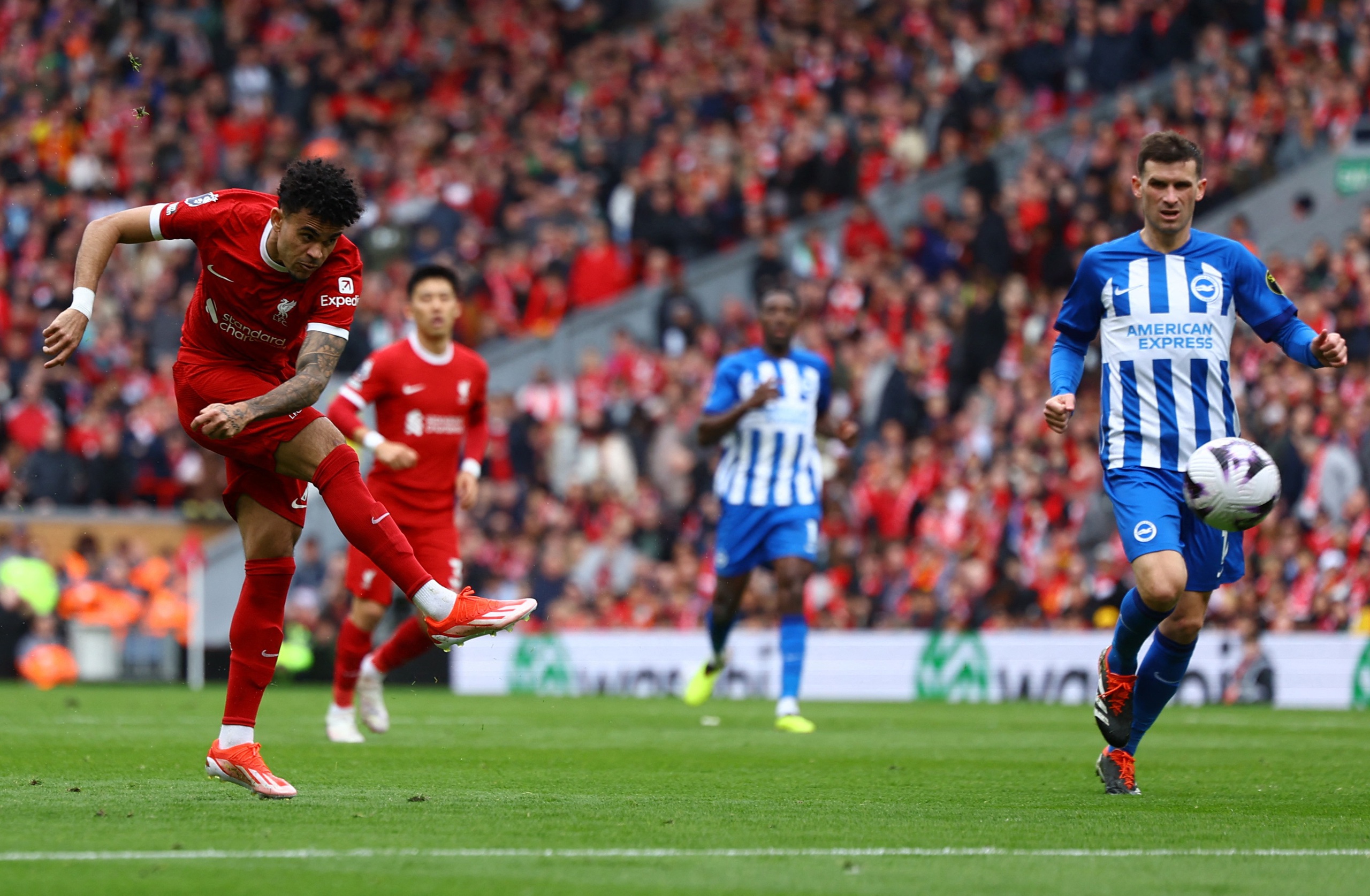 Liverpool ngược dòng hạ Brighton, trở lại ngôi đầu Giải Ngoại hạng Anh- Ảnh 3.