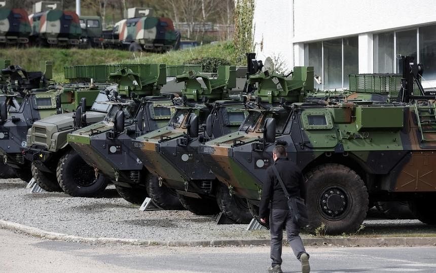 Pháp viện trợ mạnh cho Ukraine, Nga bắn hạ Su-25 của Kiev