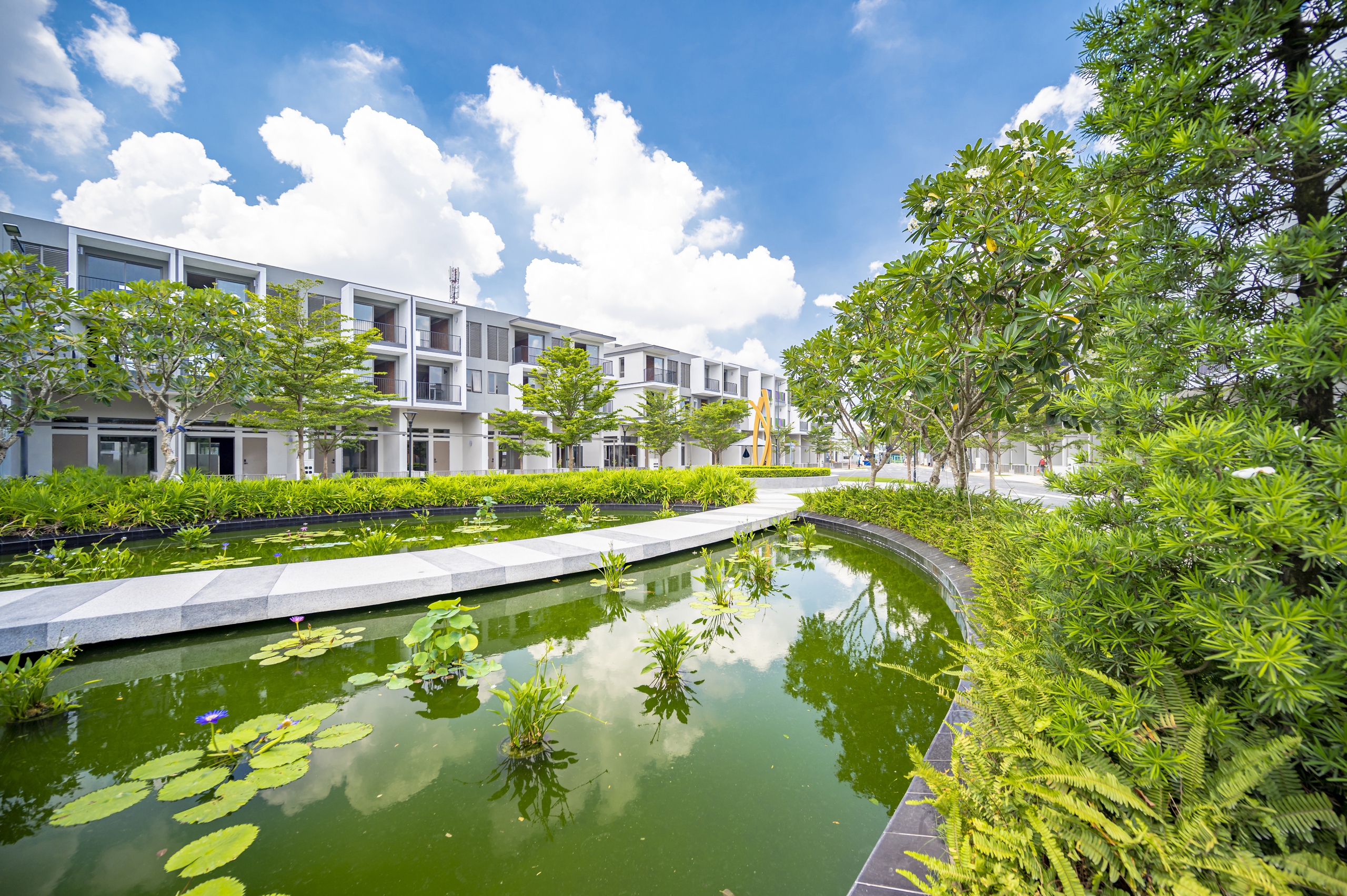 Nhà phố biệt lập tại Bình Dương hút khách- Ảnh 2.