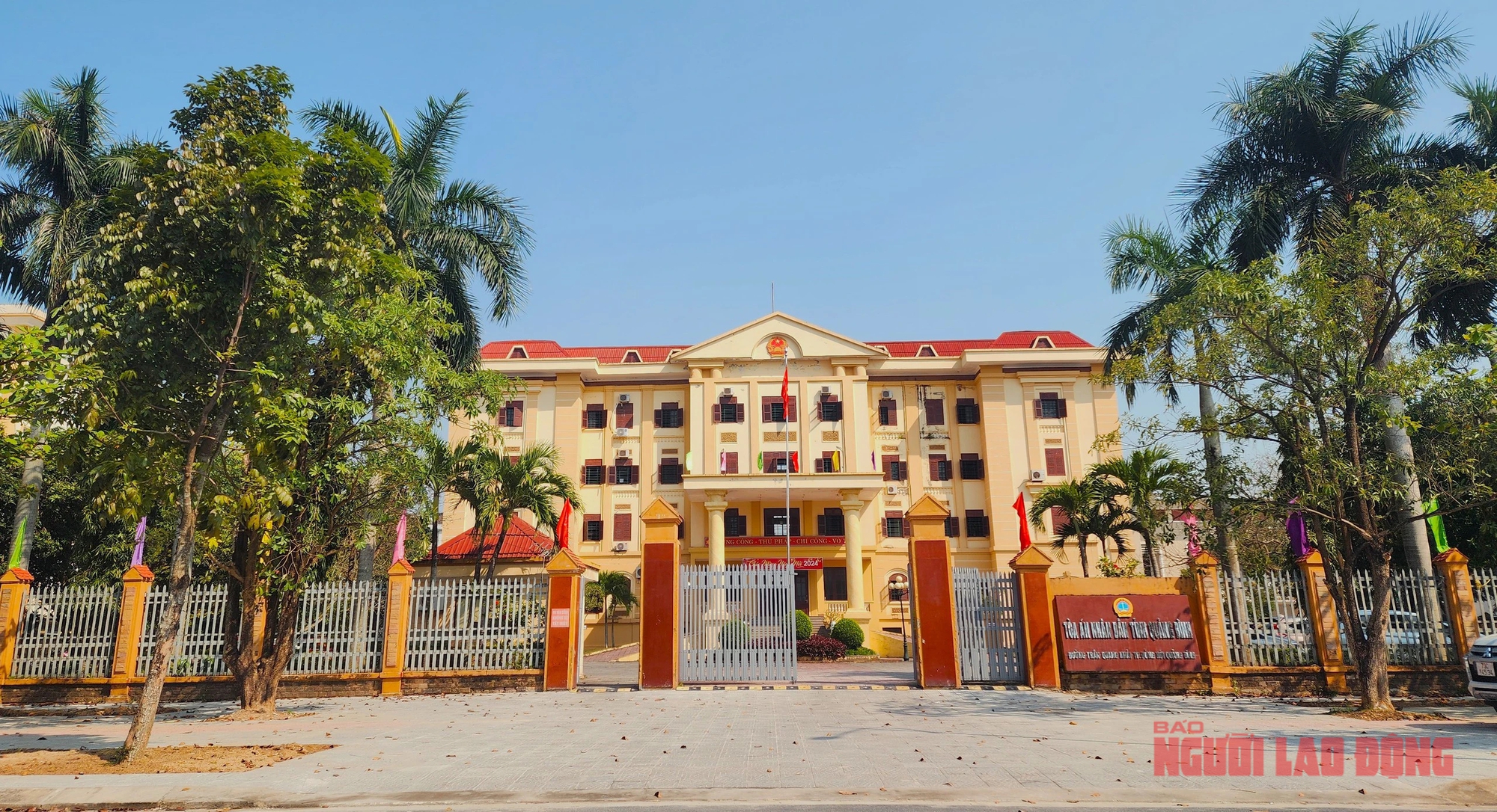 Quảng B&igrave;nh: Cho th&ocirc;i việc nữ c&aacute;n bộ T&ograve;a &aacute;n 