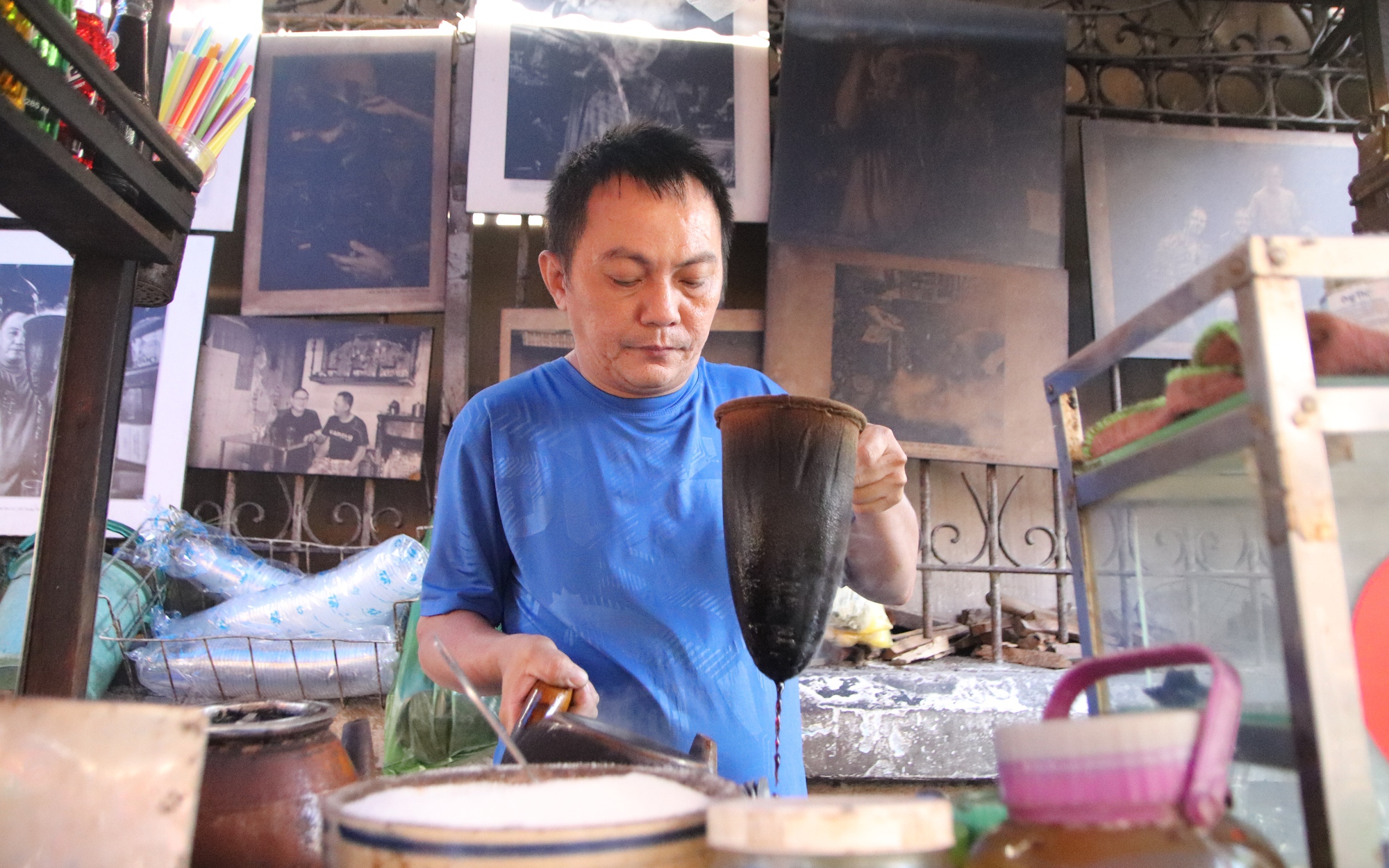 Thú vui uống cà phê vợt của người thành phố